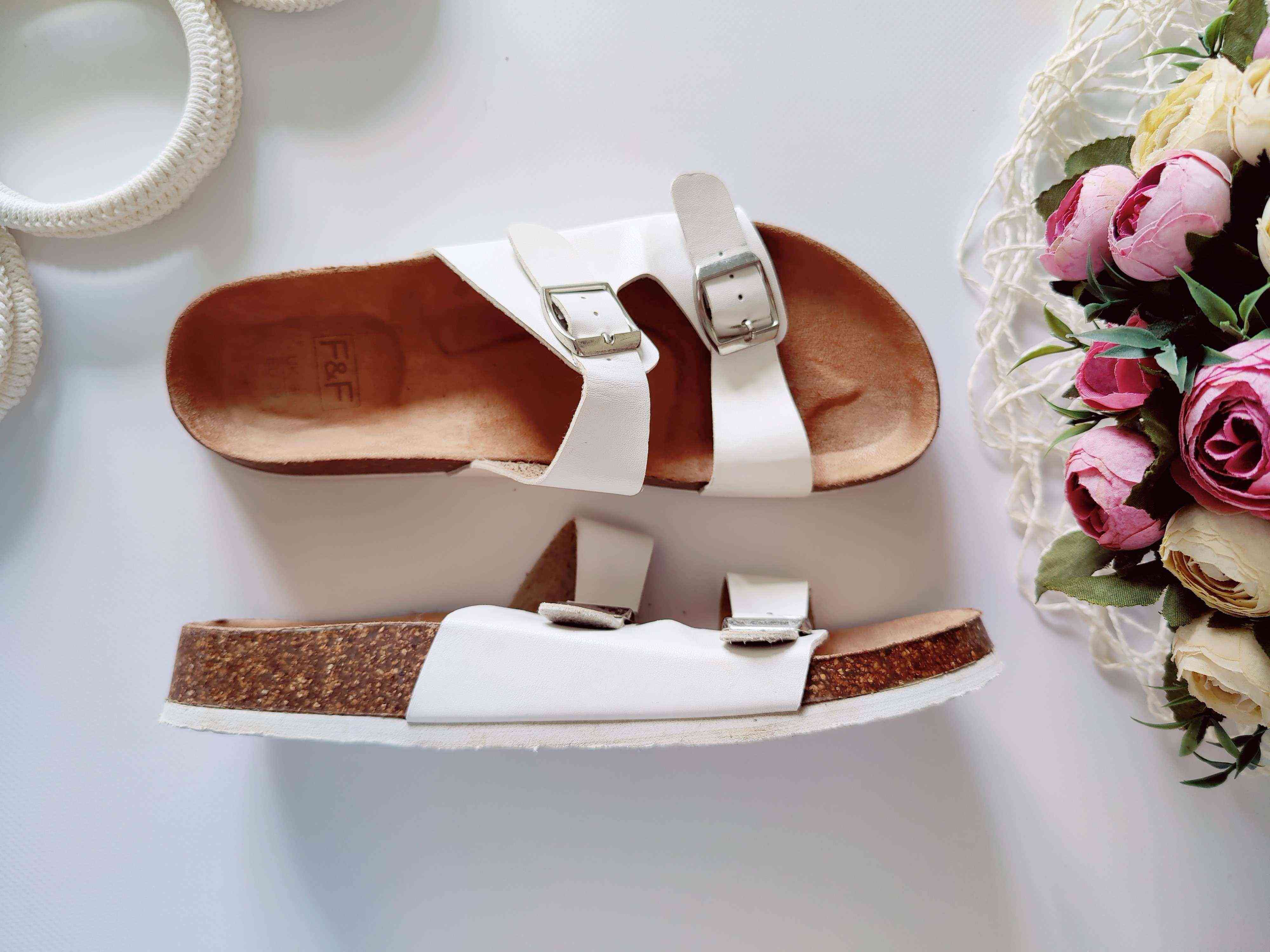 38-39 (24-25,5 см) Білі шльопанці