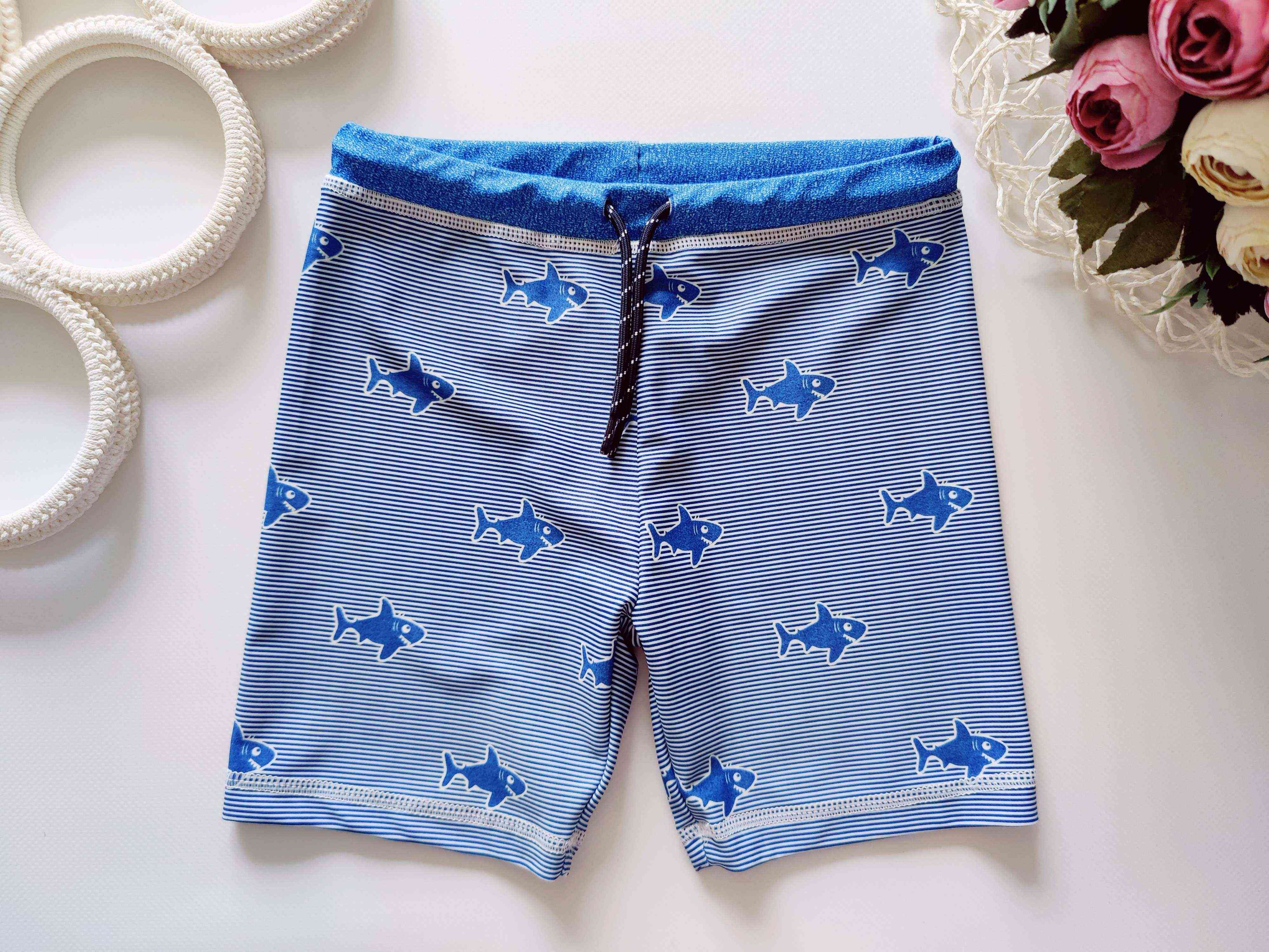 5,6 років, зріст 116 Нові плавки в акулах