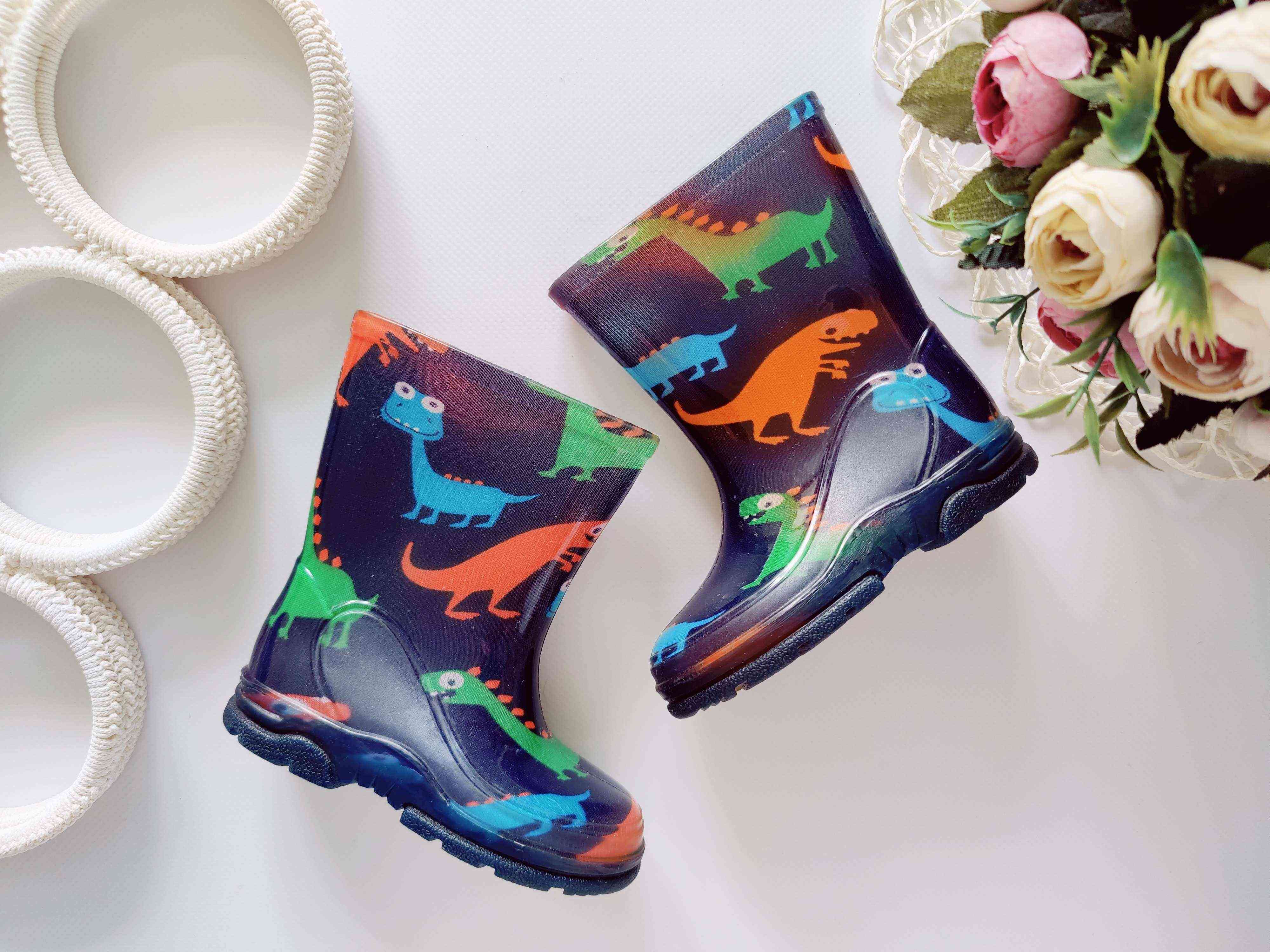 20 (13 см) Резиновые сапоги в динозаврах