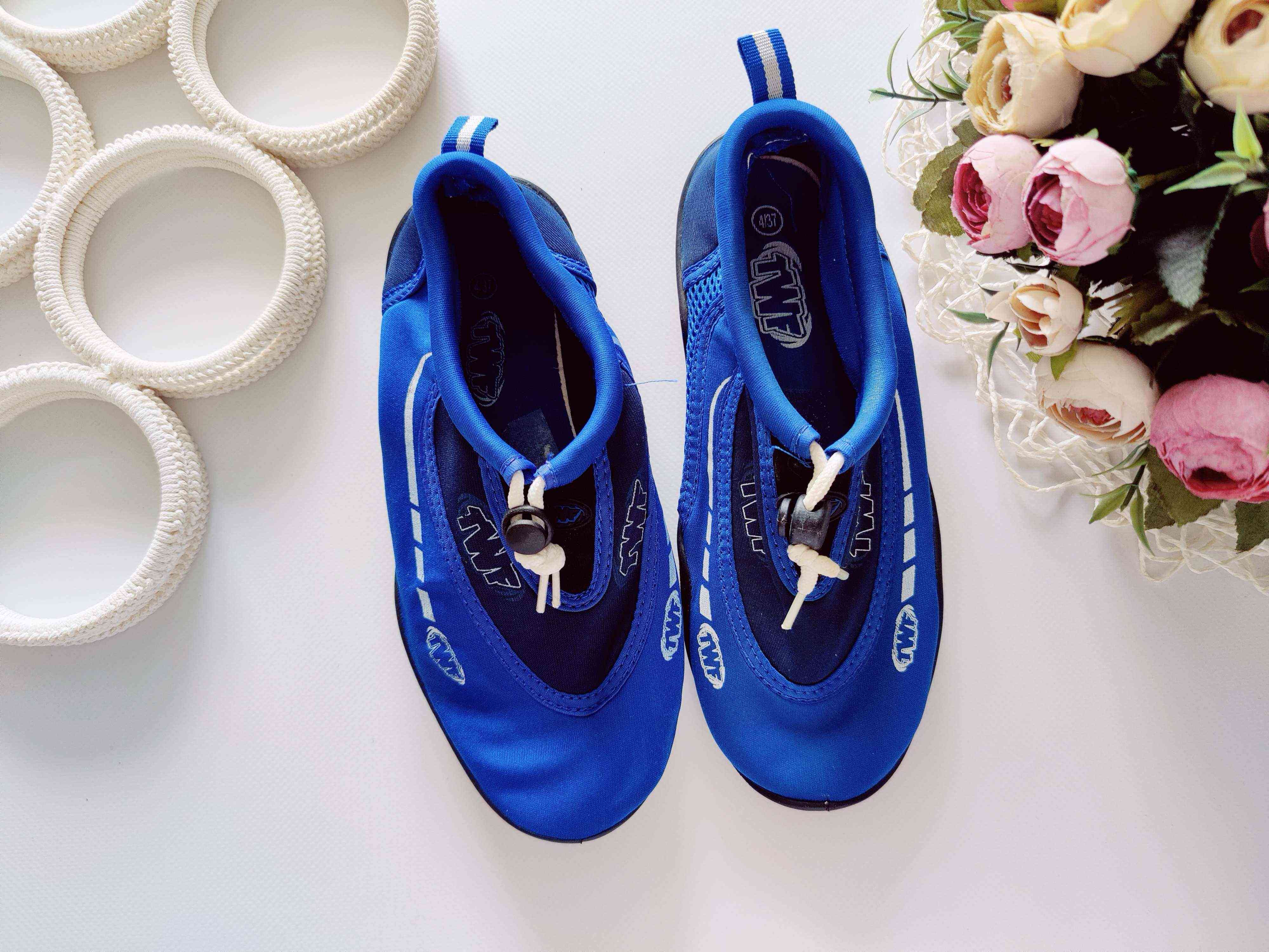 37 (24 см) Аквашузи зі стяжкою