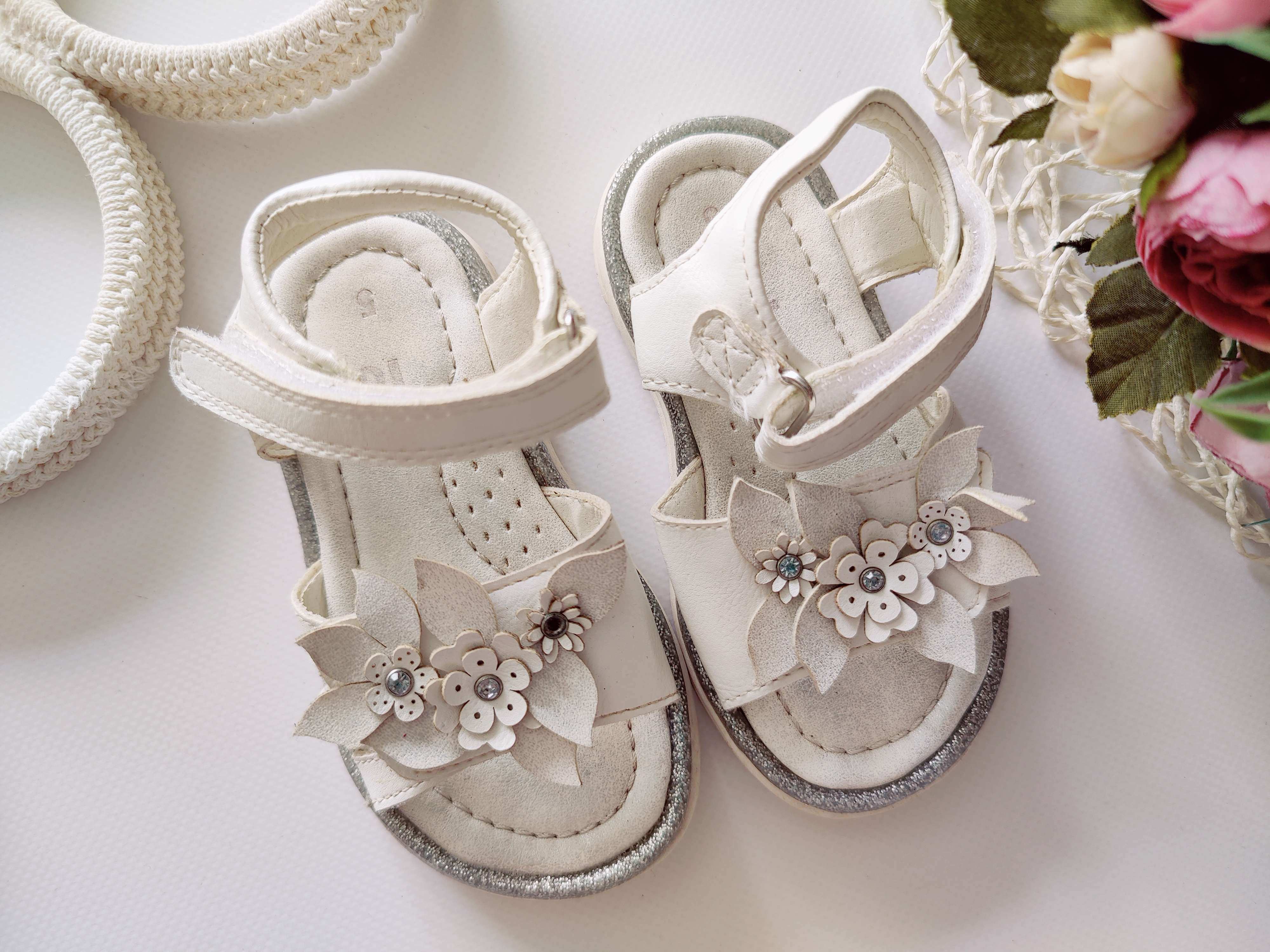 20-21 (12,5-14 см) Белые сандали на липучках