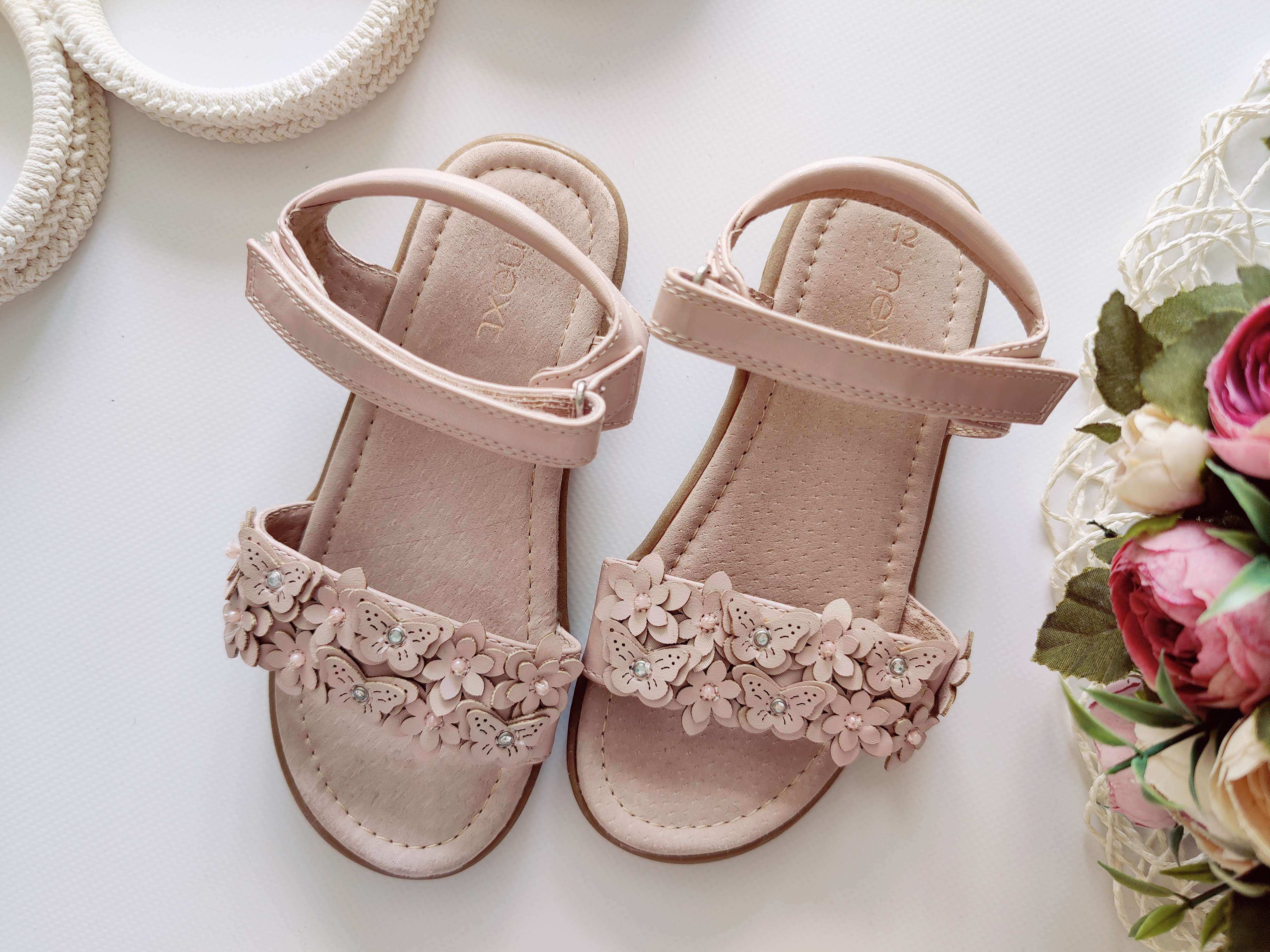 27 (17,5-19 см) Красиві босоніжки