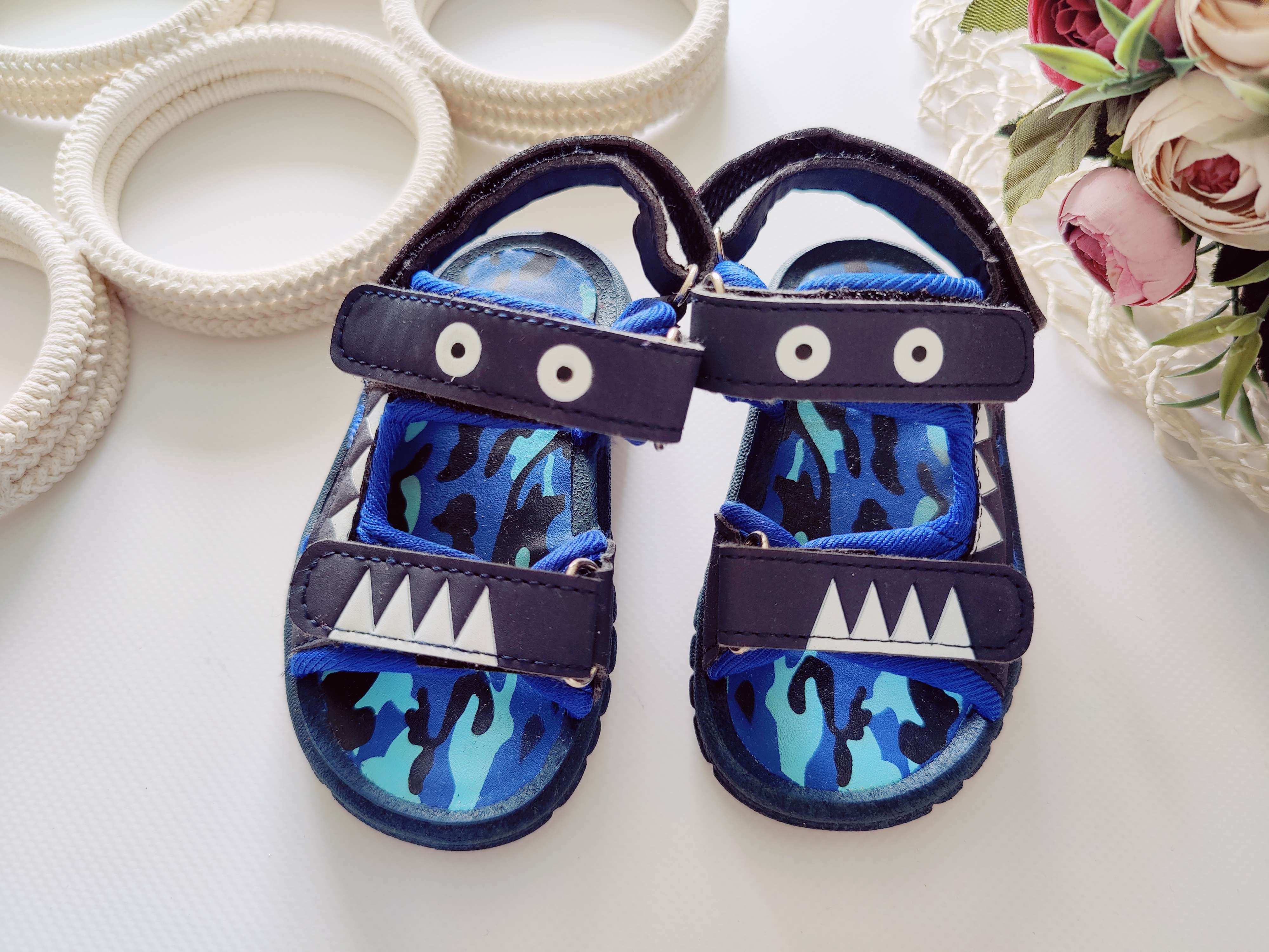 23 (13,5 см) Босоніжки акули