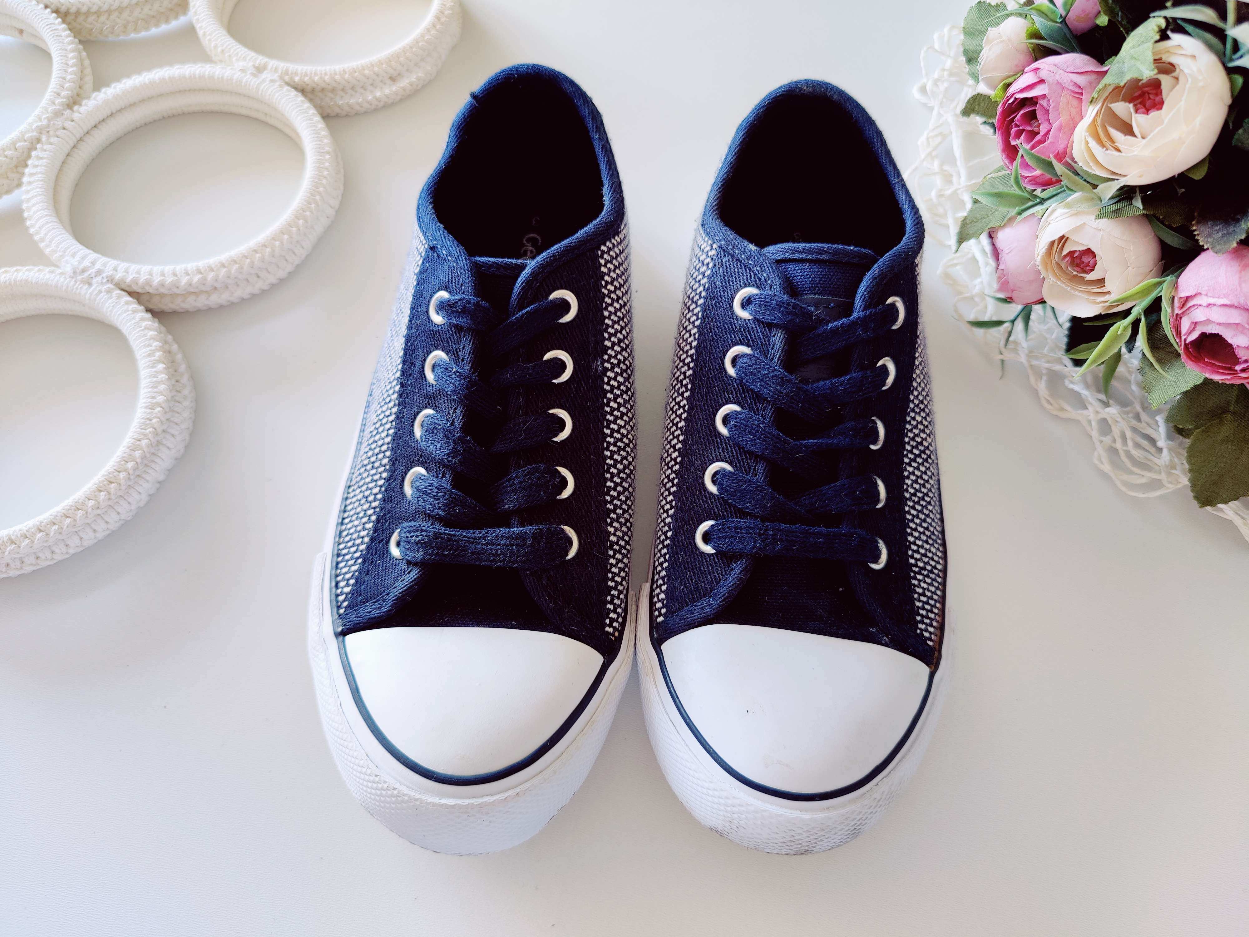 36 (23 см) Кеди з посиленим носком