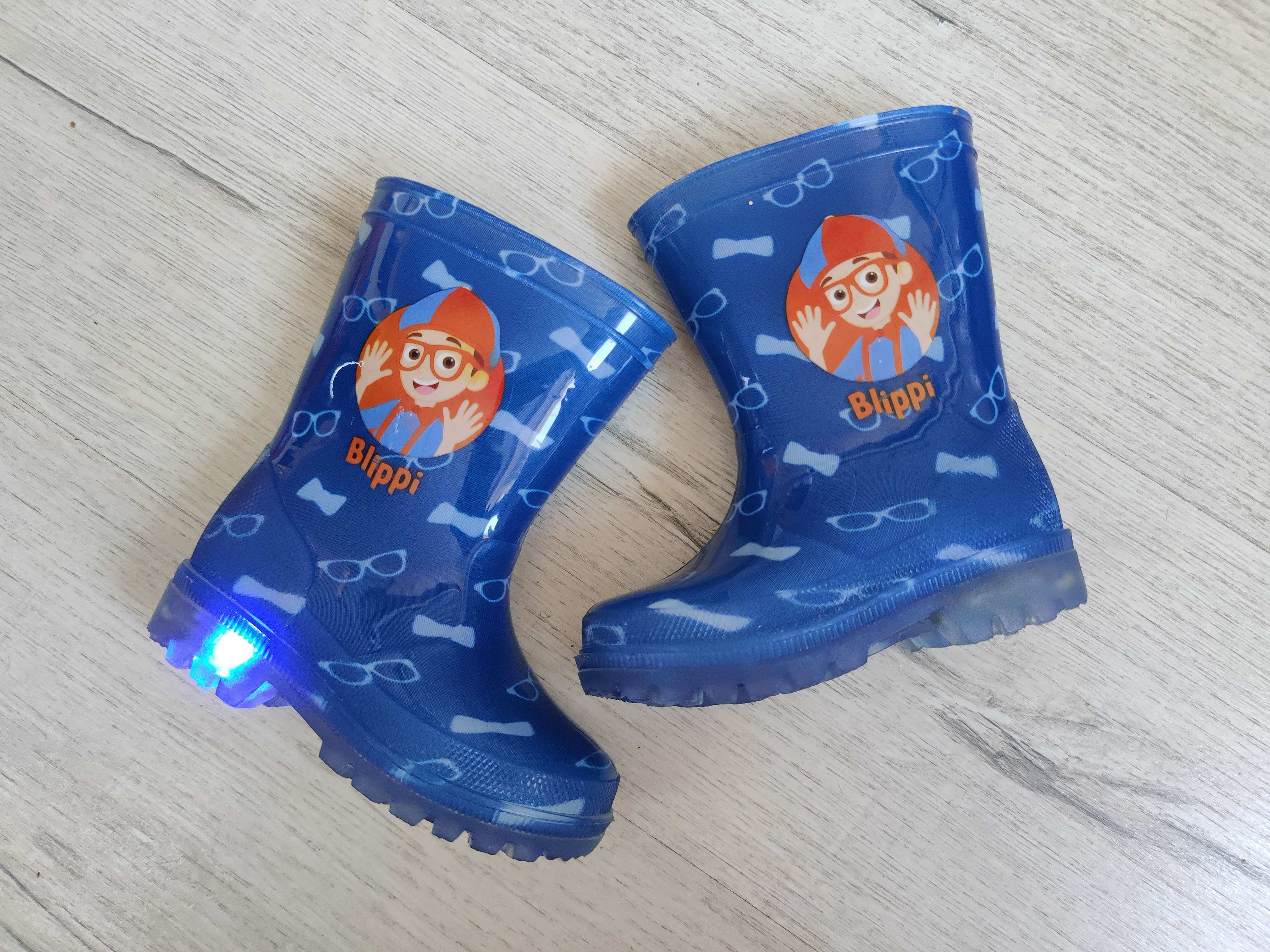 22 (14,3 см) Резиновые сапоги с мигалками