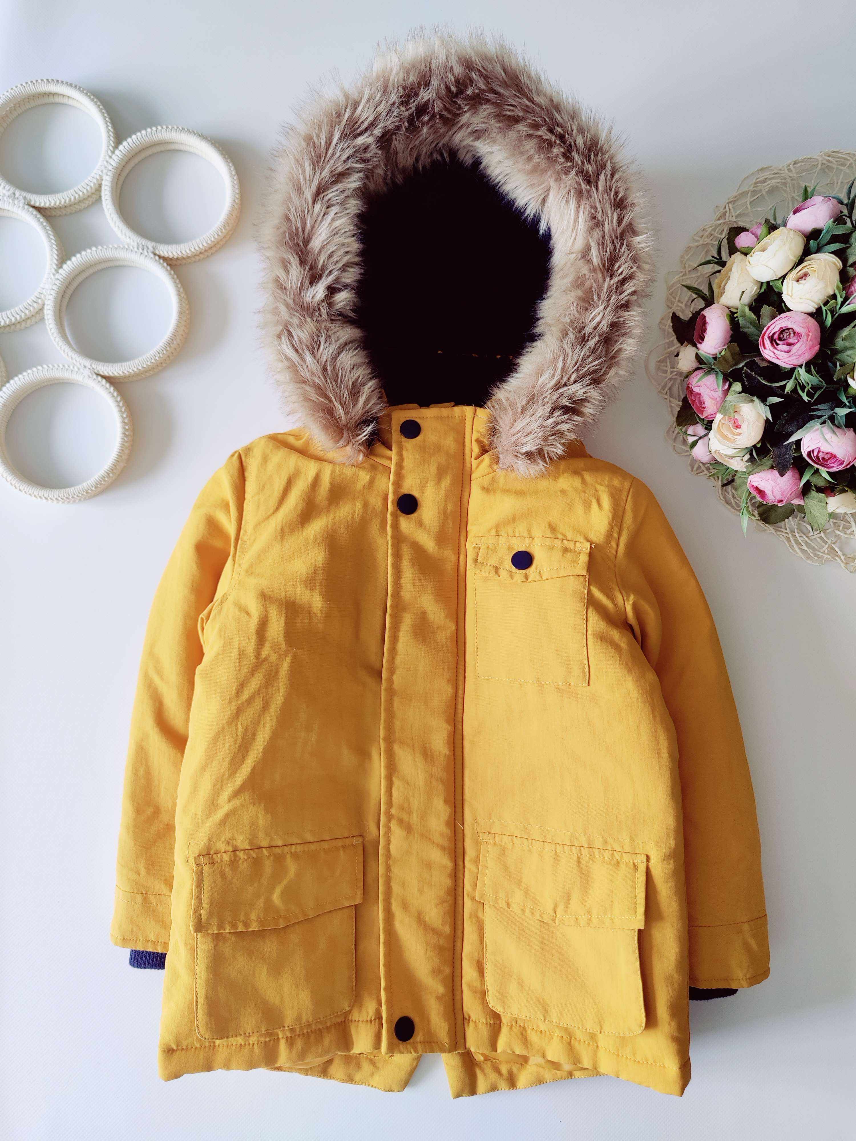 4,5 років, зріст 104,110 Тепла демі куртка на синтепоні