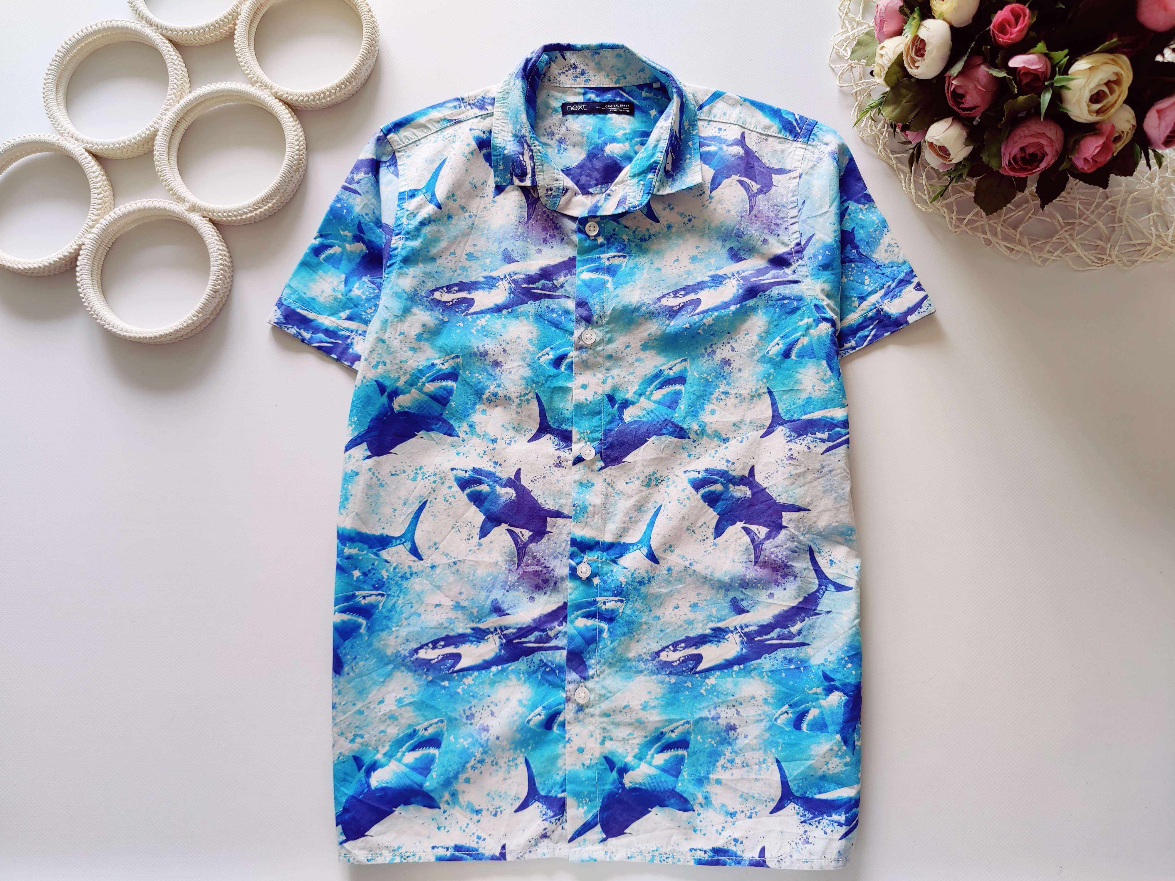 9 лет, рост 134 Рубашка в акулах