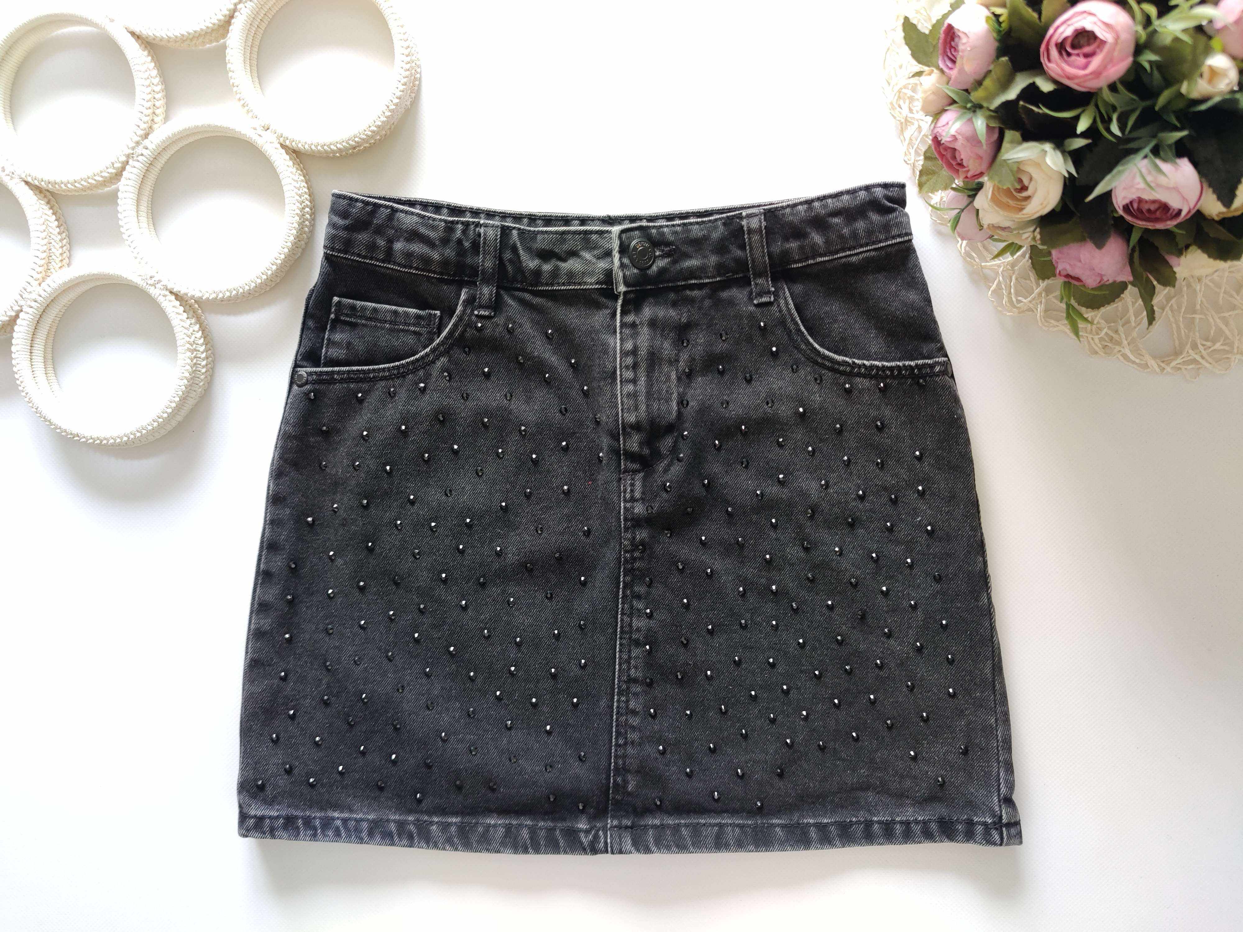 11,12 лет, рост 152 Черная джинсовая юбка в камнях