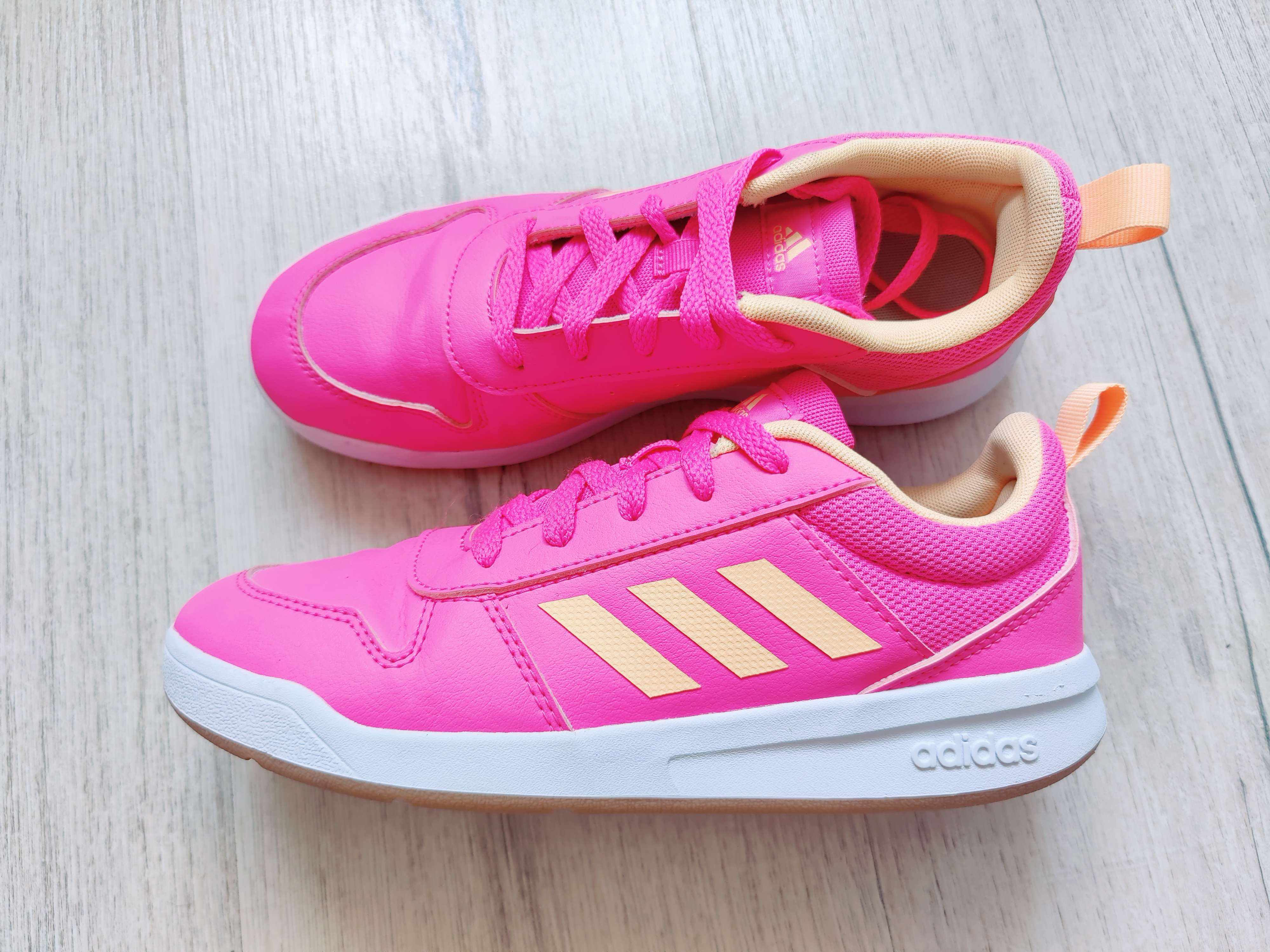 35,5 (23 см) Шкіряні кросівки