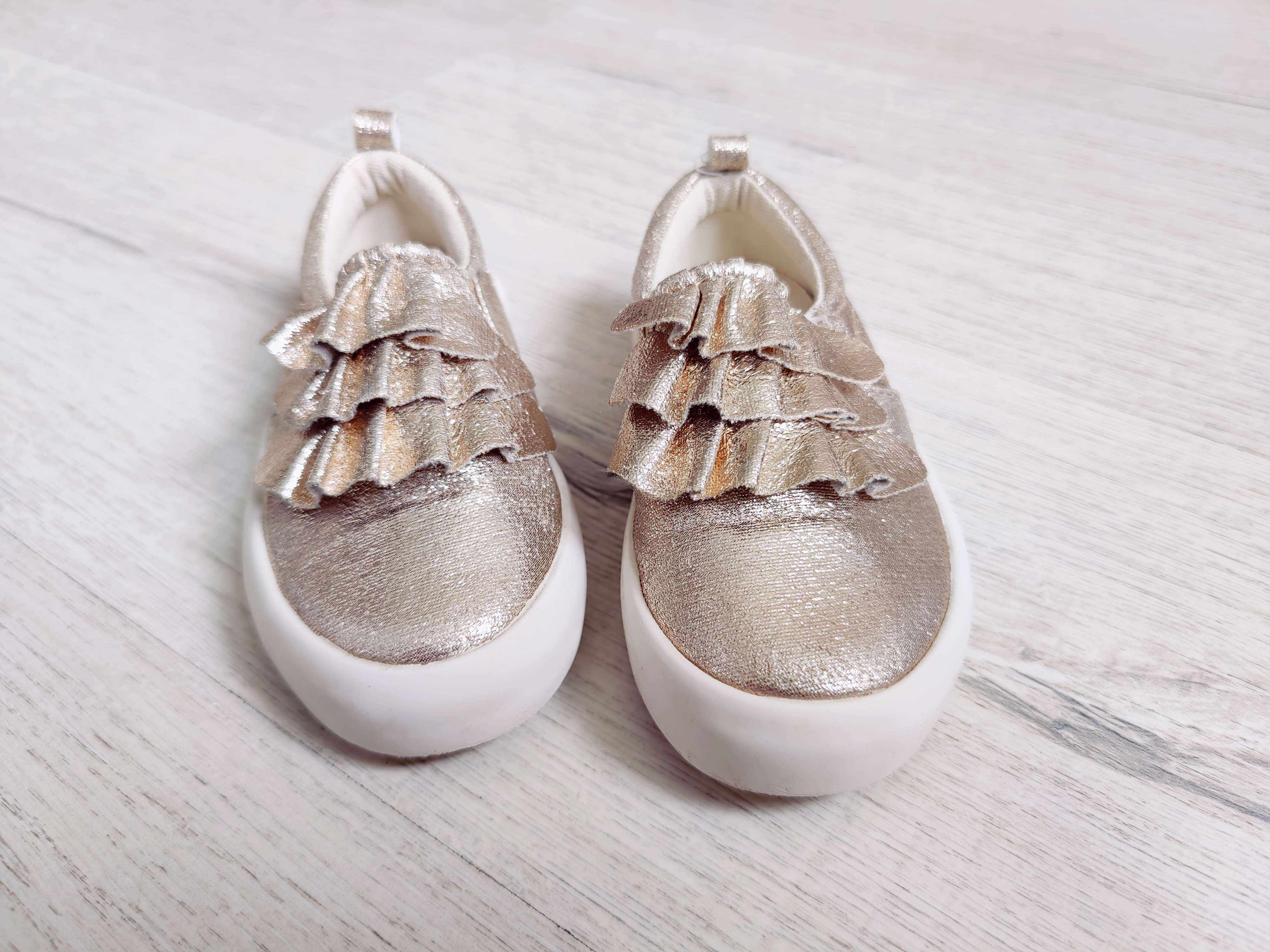 23 (14,3 см) Золотисті сліпони