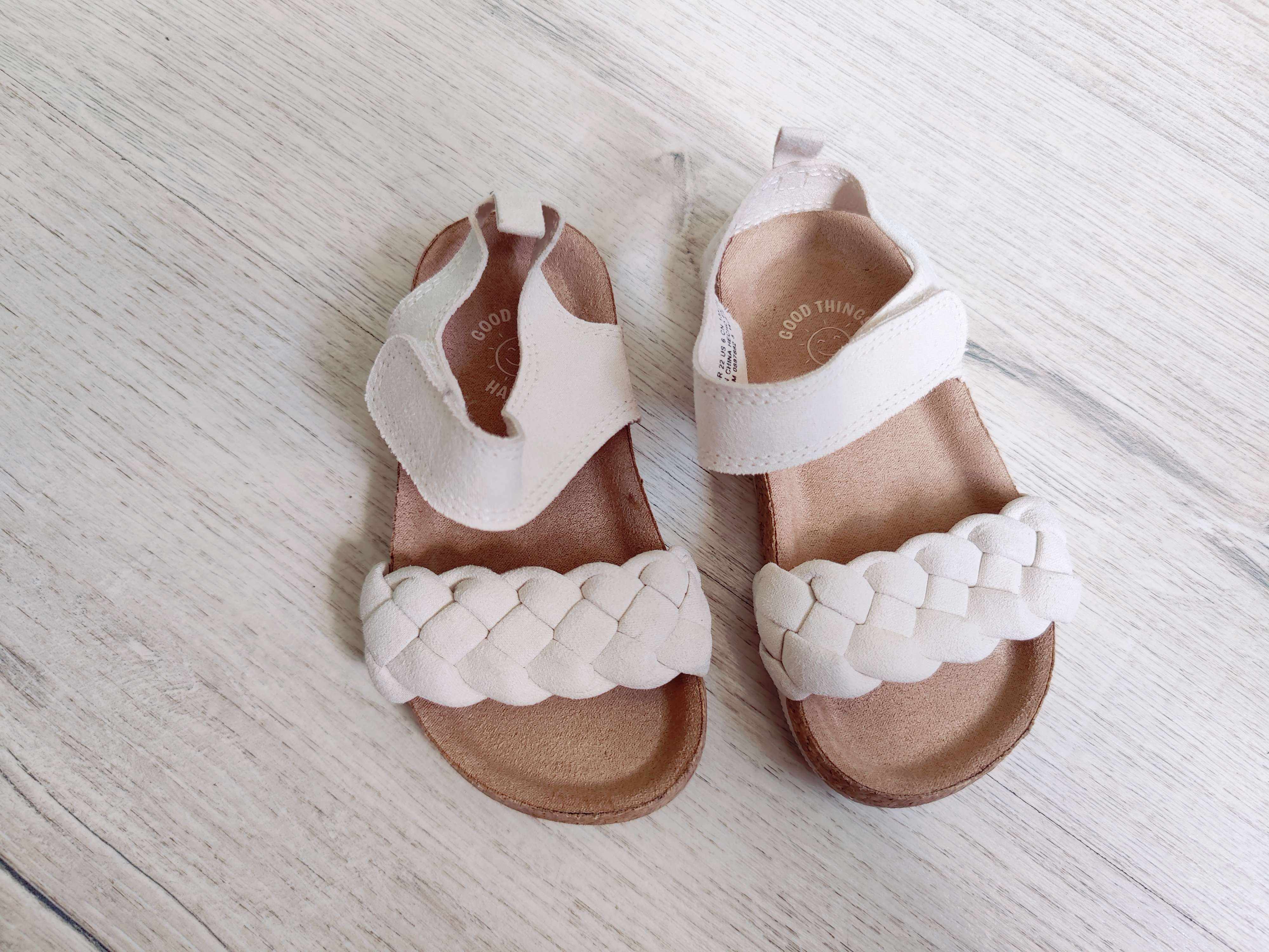 22 (13-14,5 см) Красиві зручні босоніжки