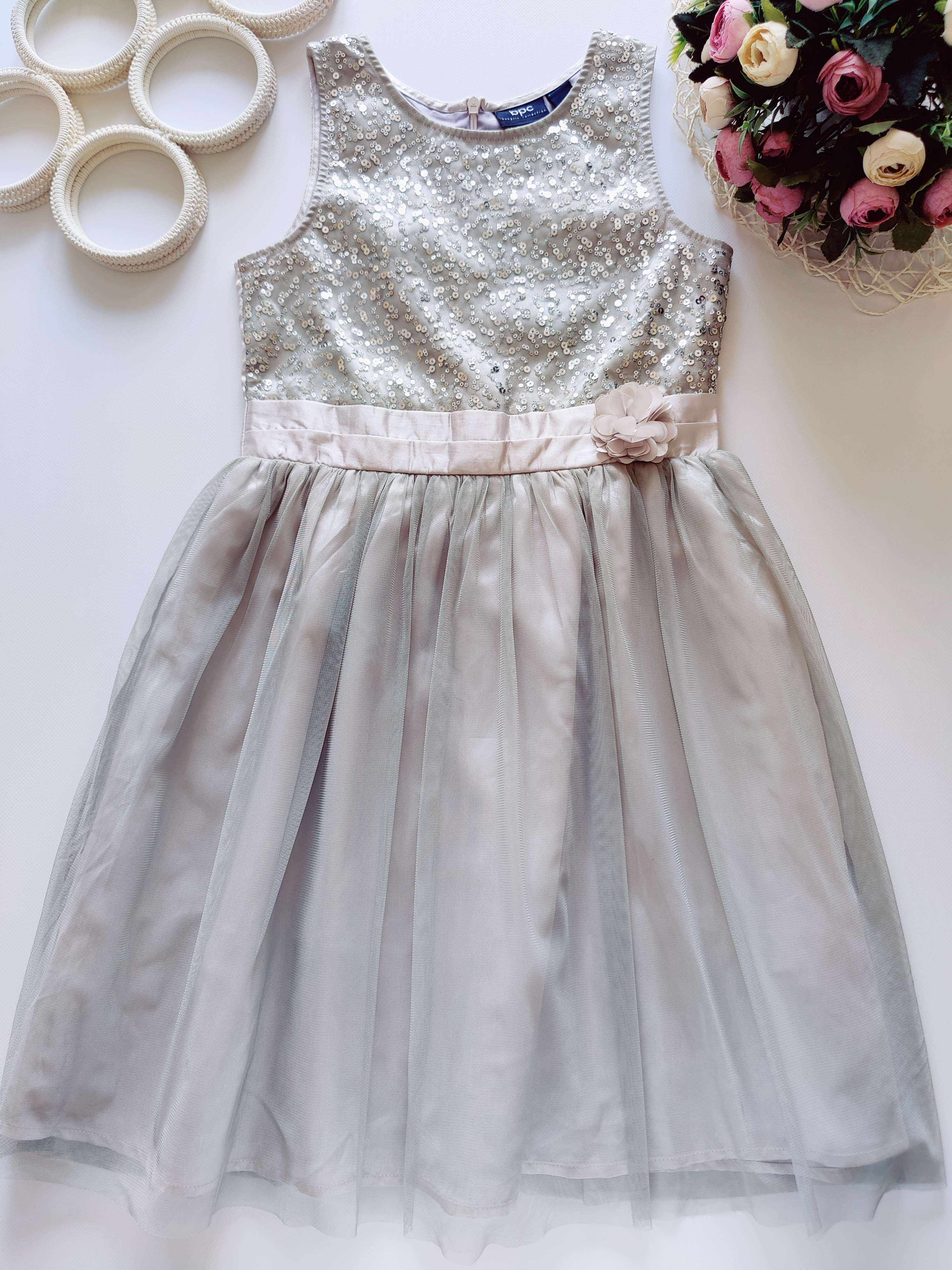 11 років, зріст 146 Гарна сукня в пайетках