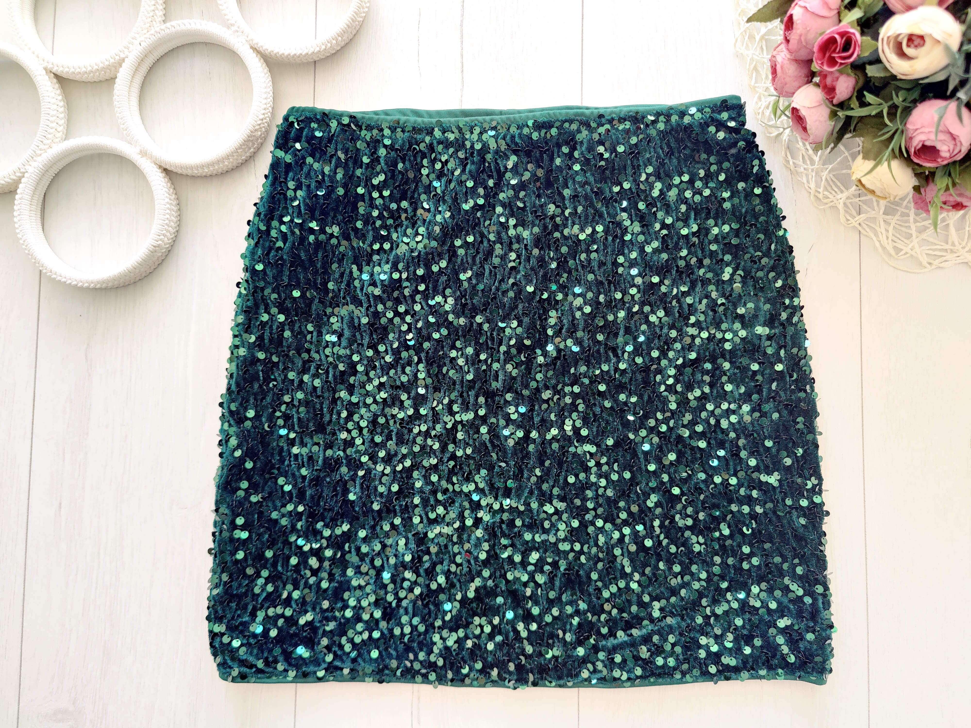 38\6 Спідниця в паєтках