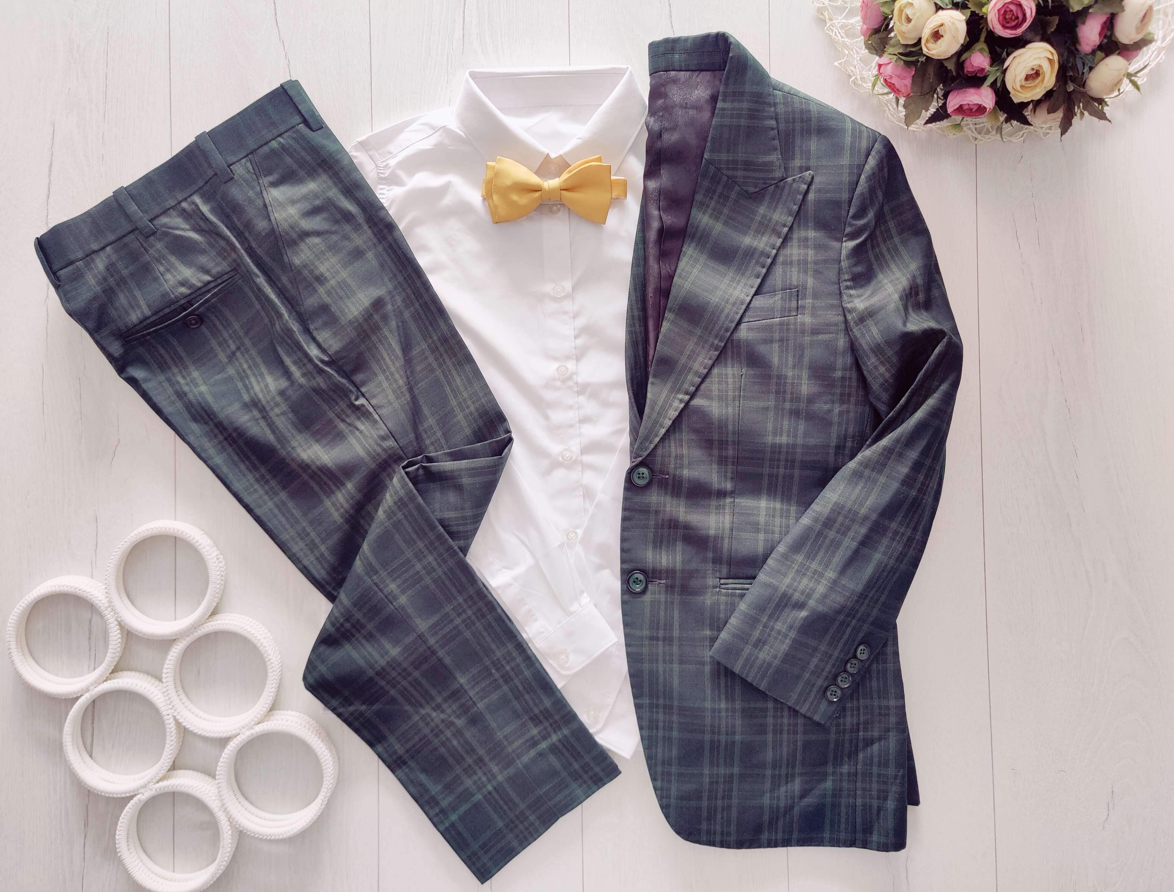 15,16 років, Нова біла сорочка і стильний брючний костюм у клітинку