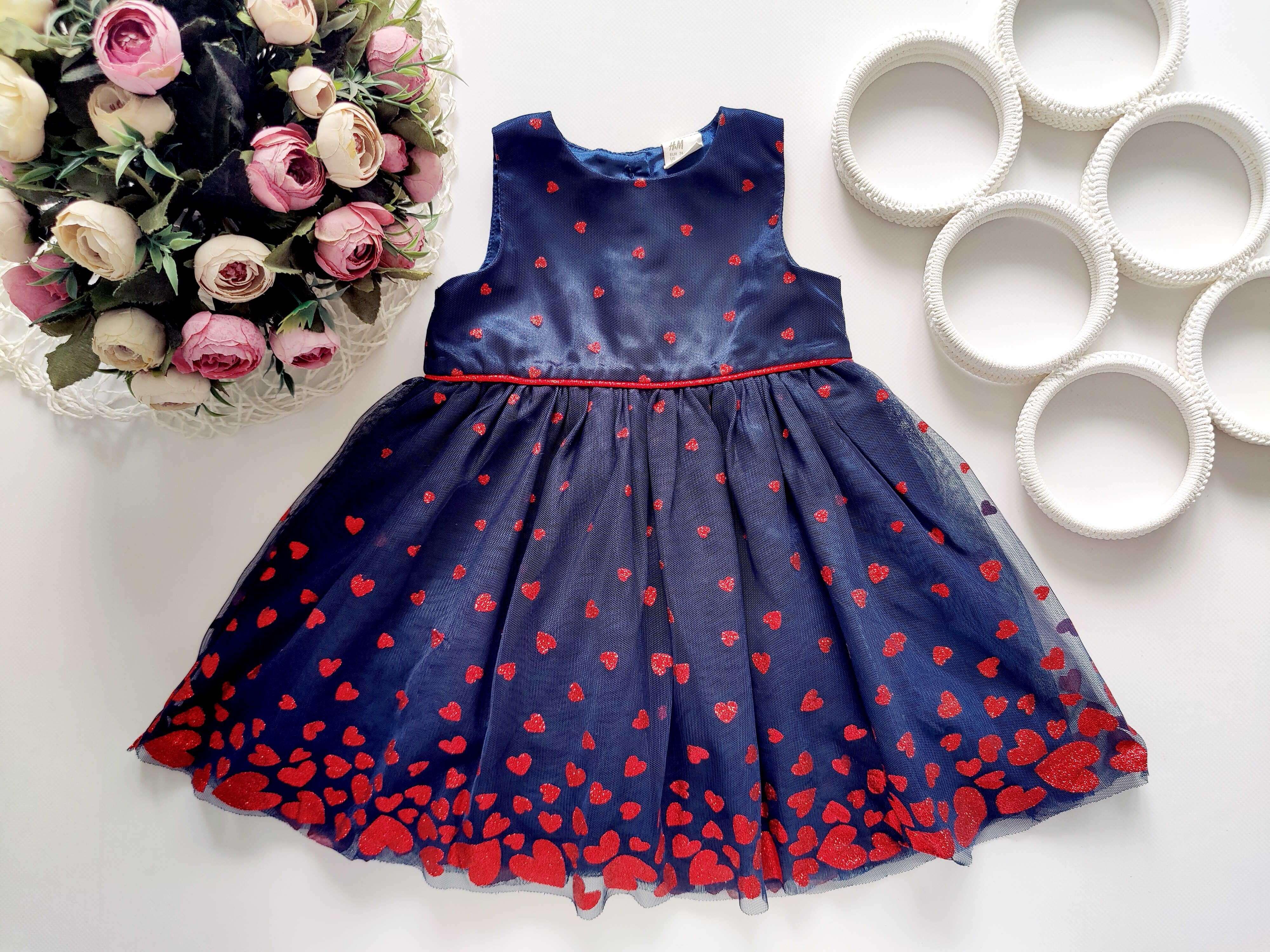 6,9 мес, рост 74 Детское нарядное платье в сердечках фатин