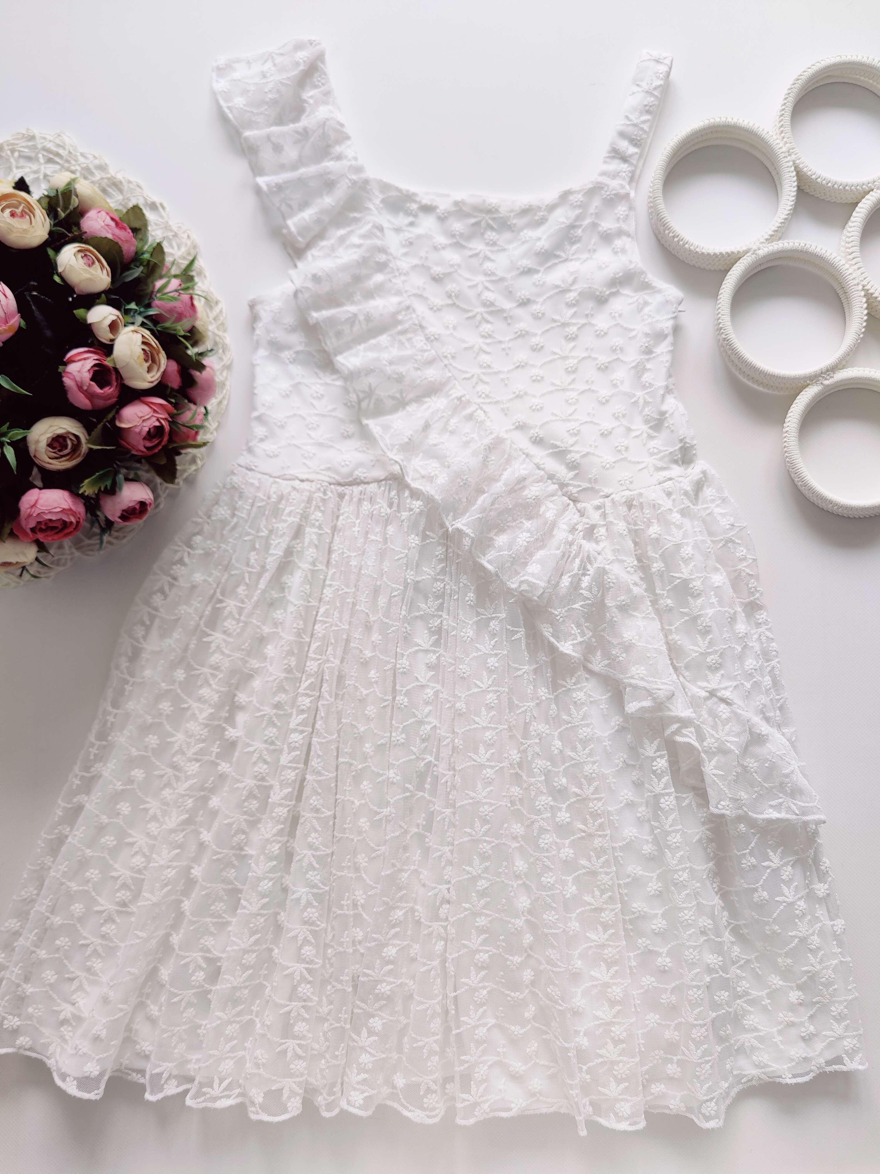 9,10 років, зріст 134,140 Біла ошатна дитяча сукня