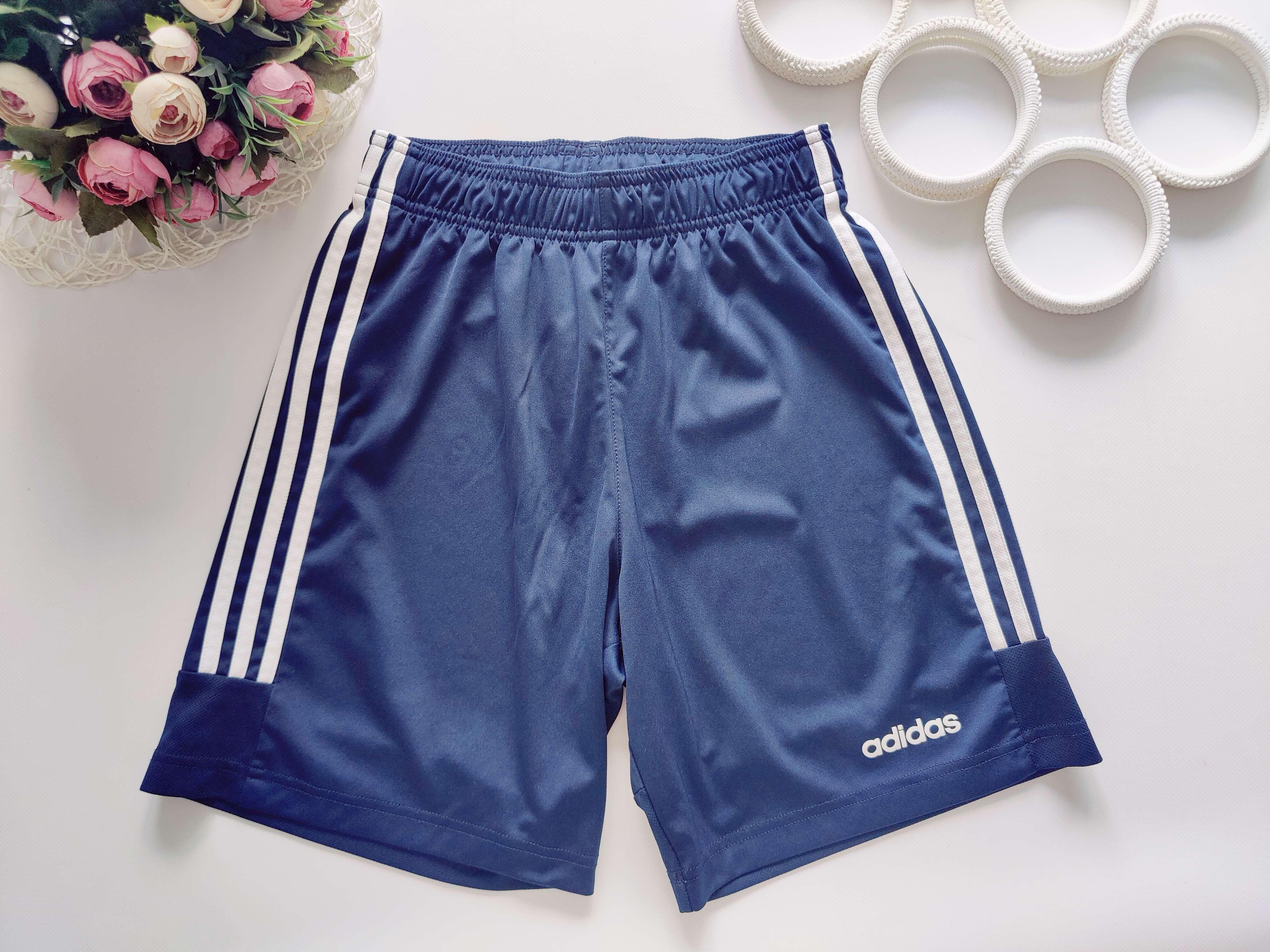 S Фірмові спортивні шорти