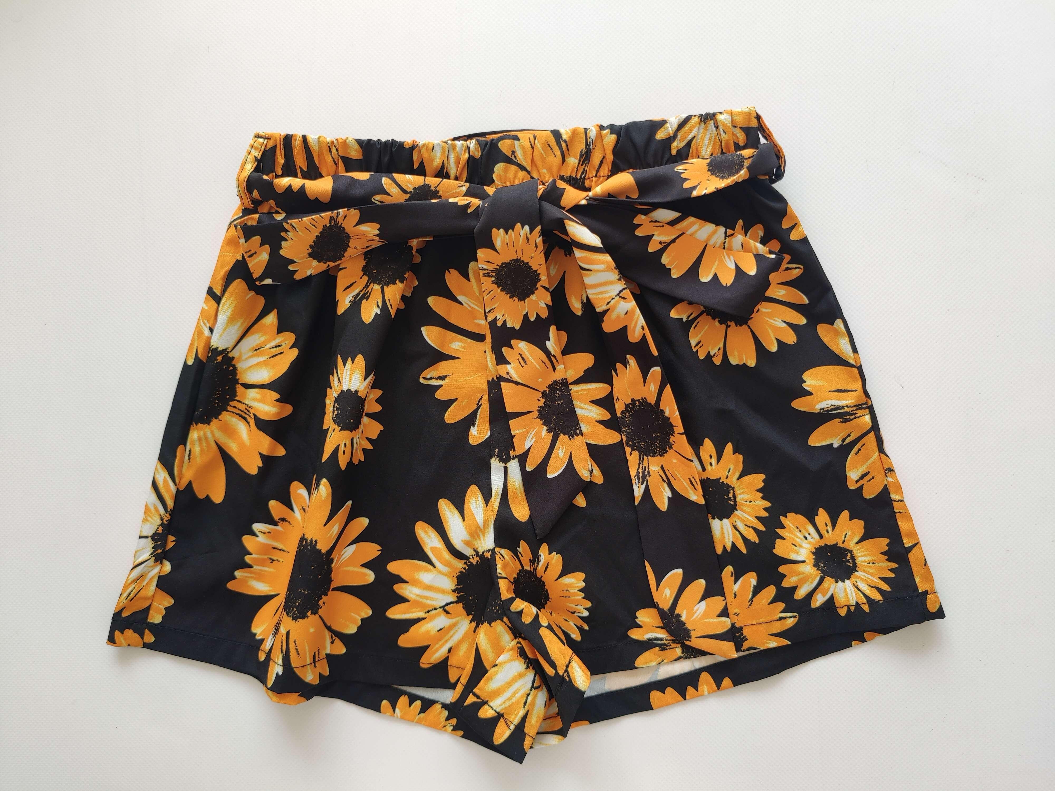 12,13 років, зріст 152,158 Легкі шорти в соняшниках