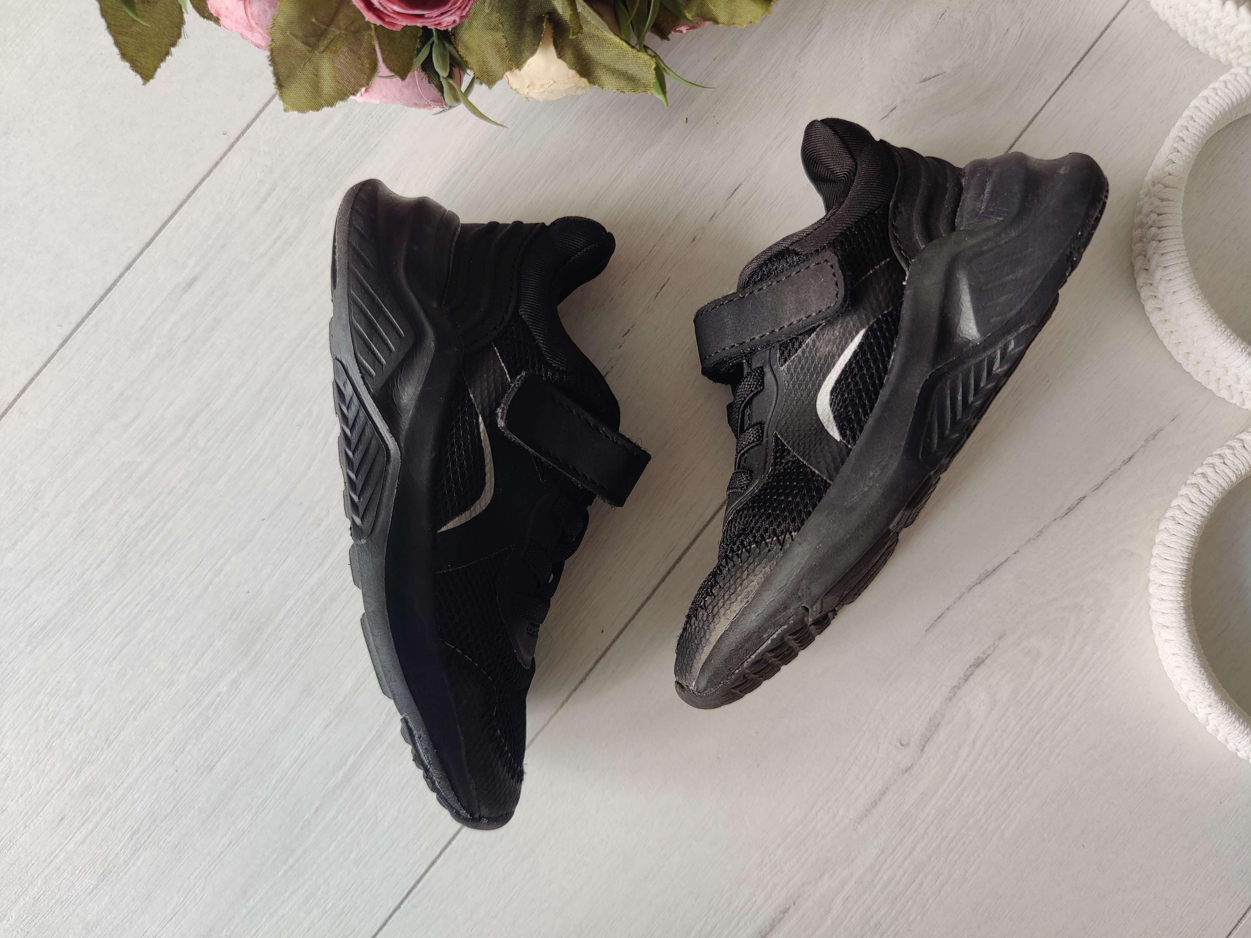 25 (15,5 см) Чорні легкі кросівки, пінка