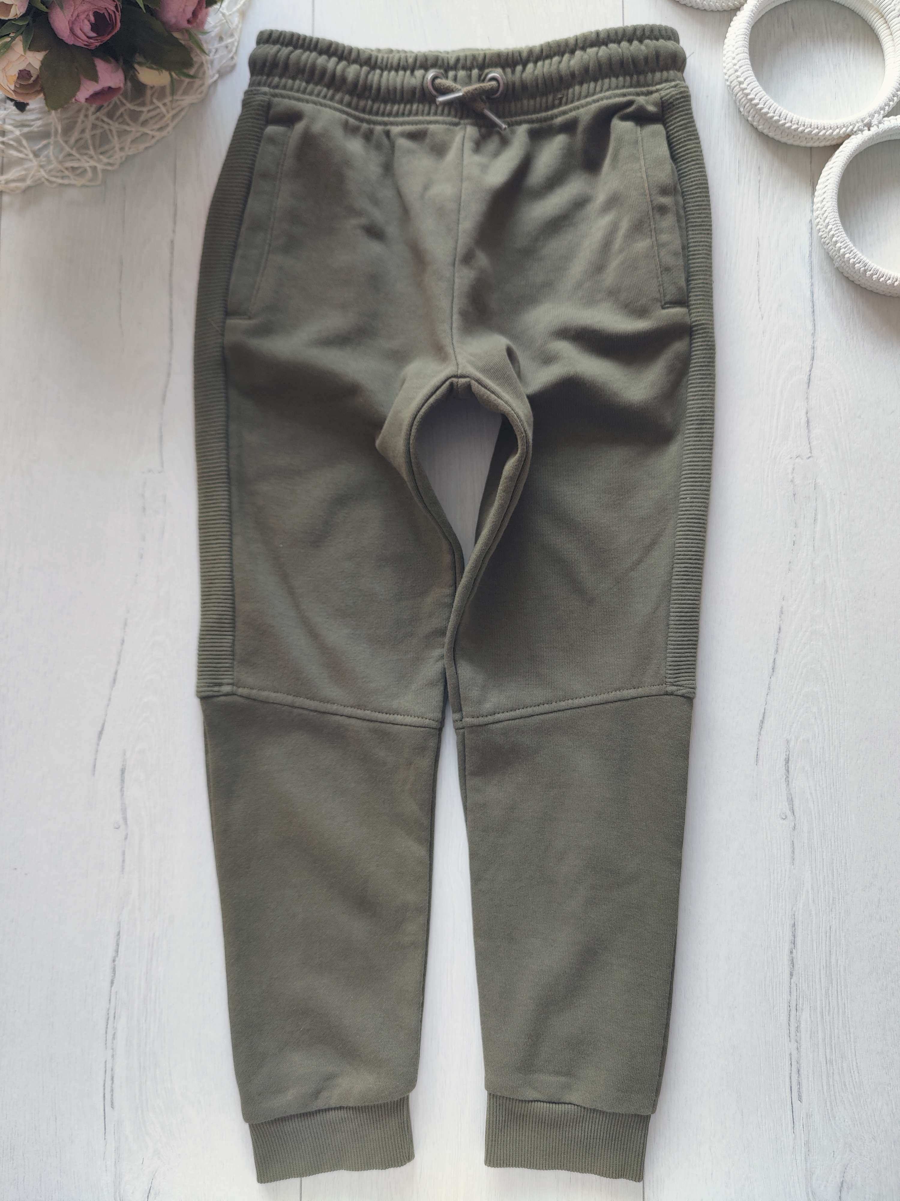 6 років, зріст 116 Спортивні штани хакі