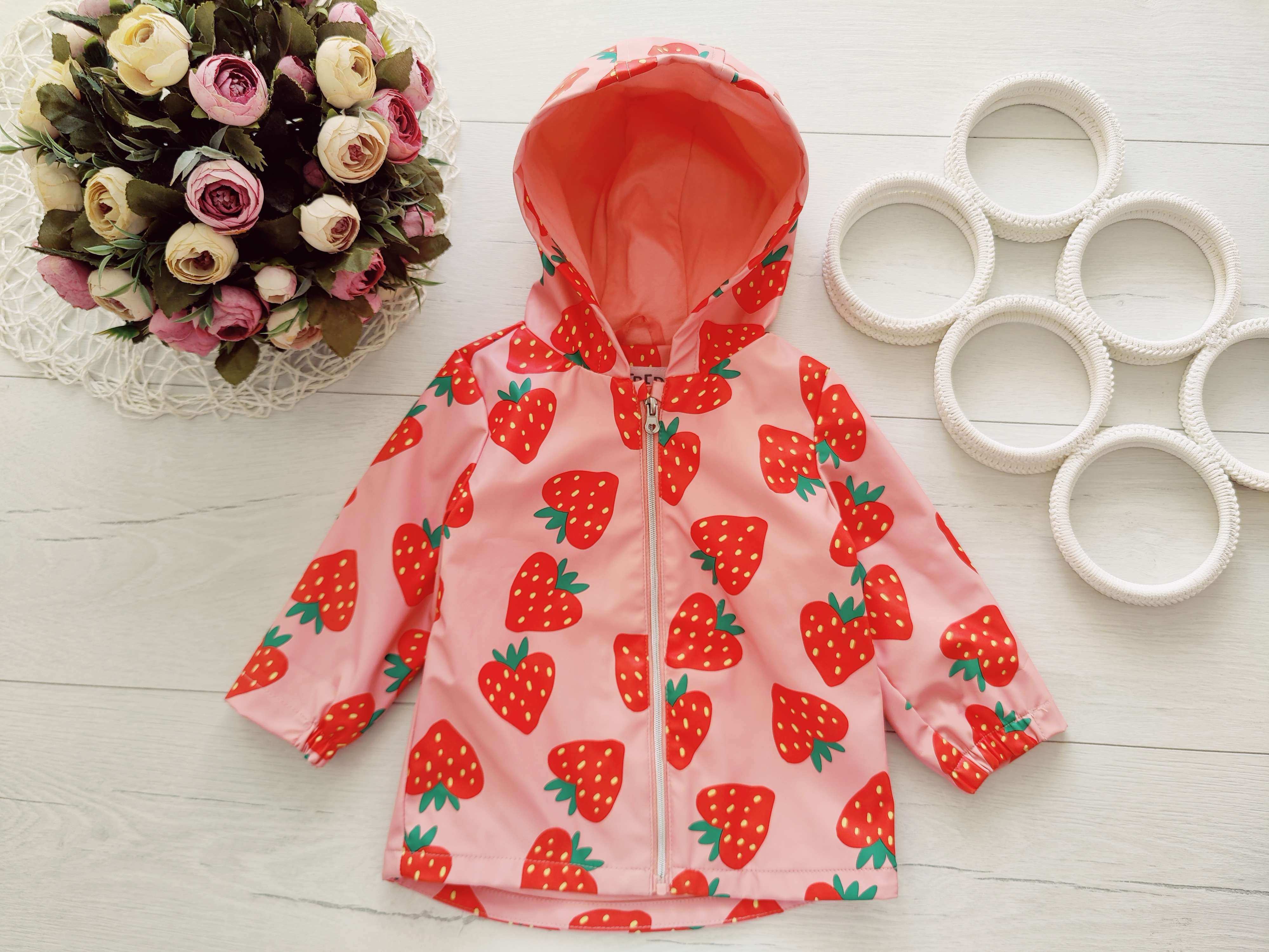 6,9 міс, зріст 74 Вітрівка-дощовик у полуничках