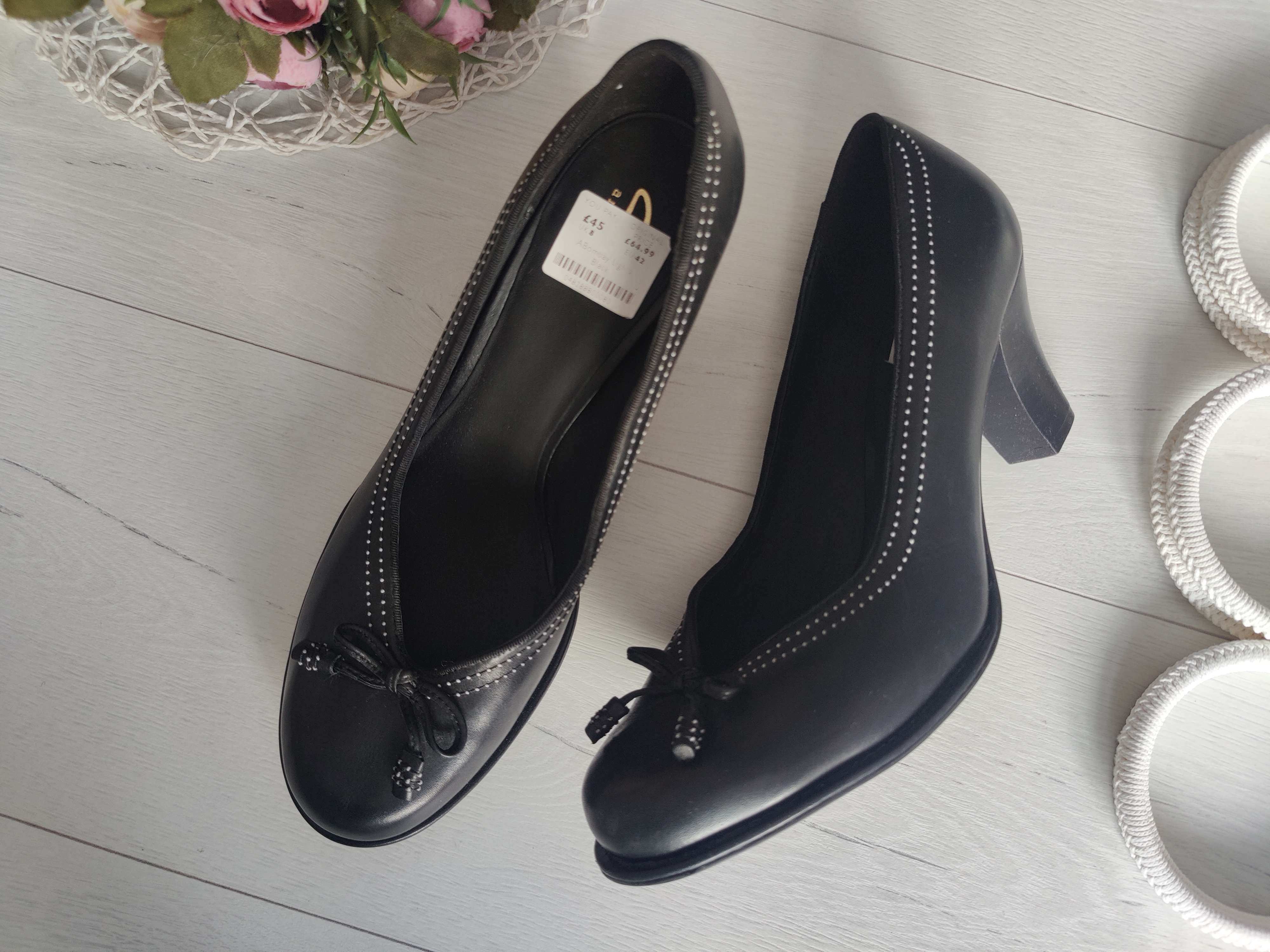 42 (27 см) Жіночі чорні шкіряні туфлі на підборах