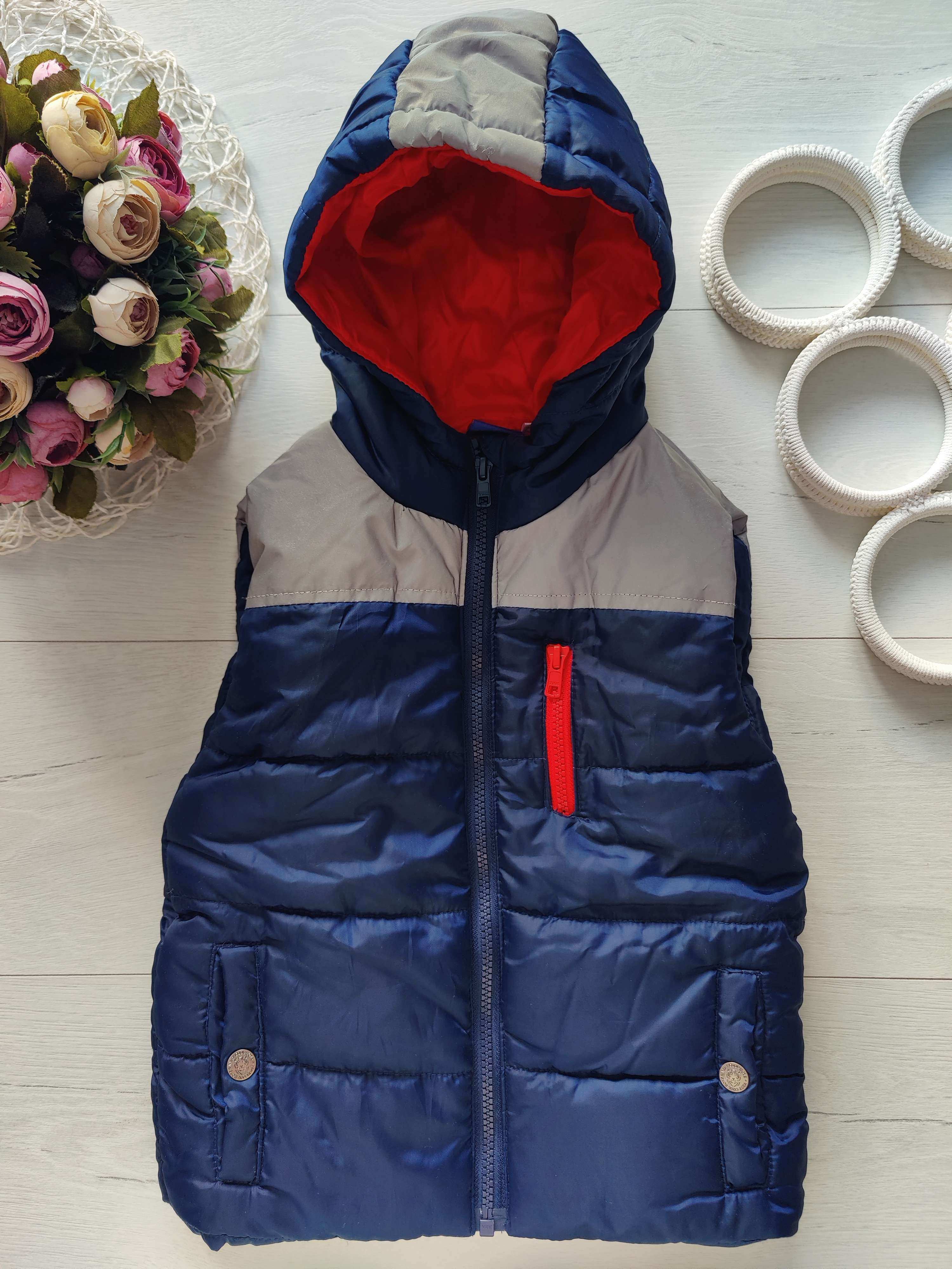 5,6 років, зріст 110,116 Тепла жилетка на синтепоні з сітковідбивачем, фліс