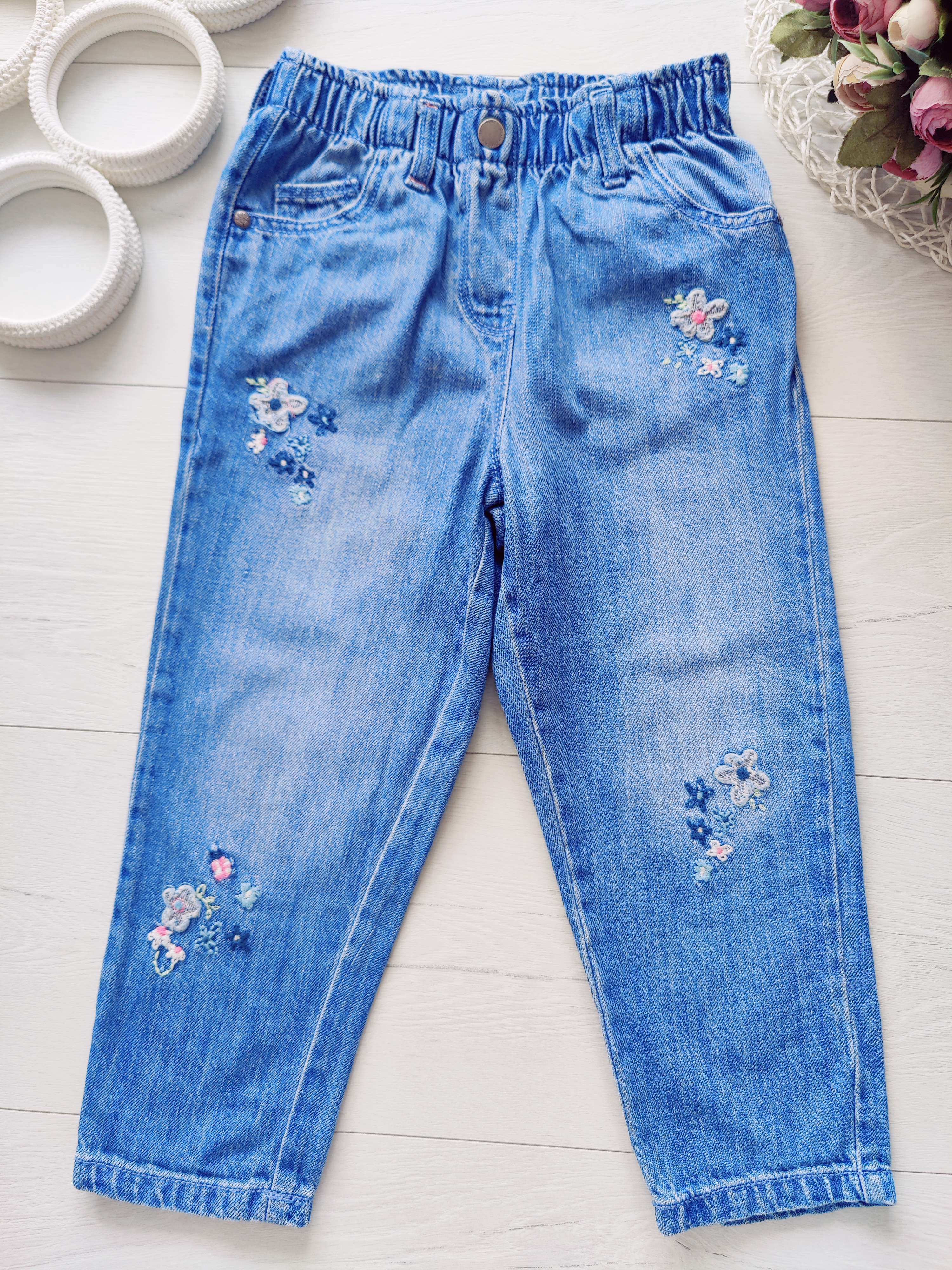 4,5 лет, рост 110 Свободные голубые джинсы на резинке для девочки