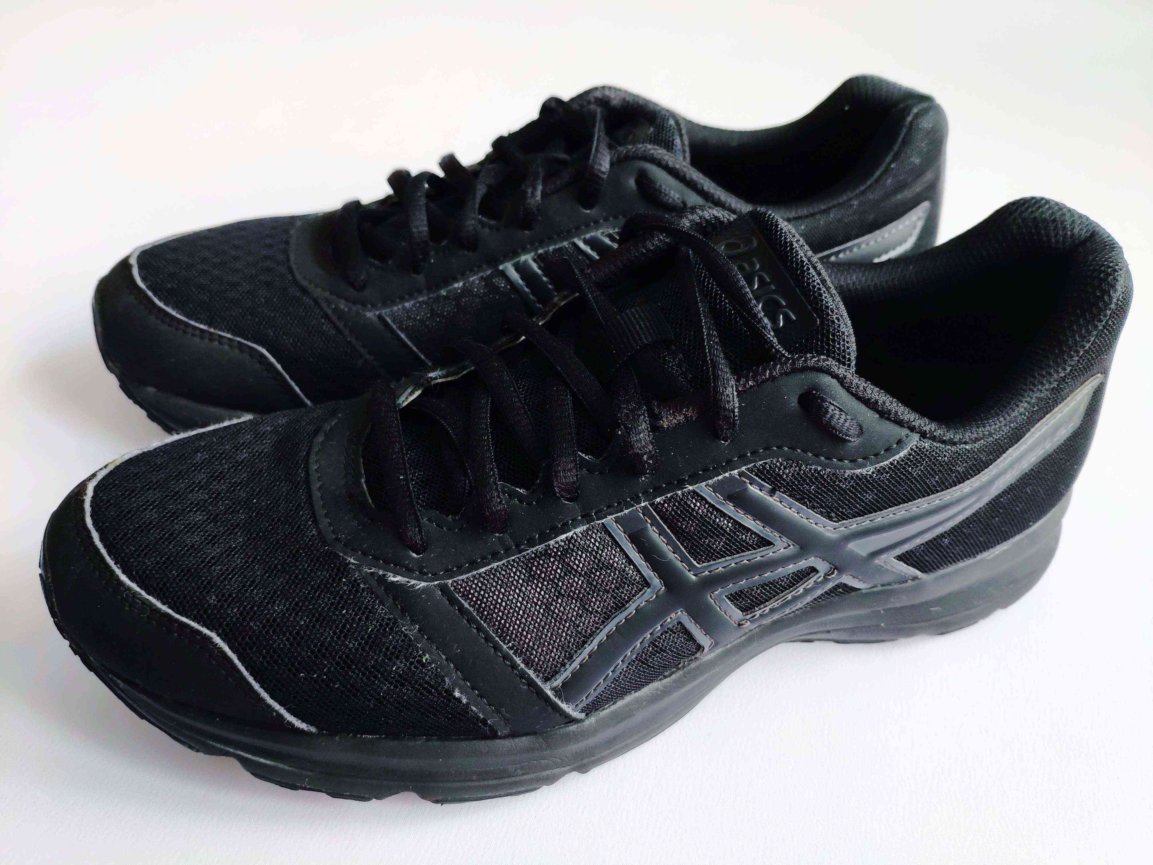 39-40 (26 см) Оригінал! Чорні кросівки