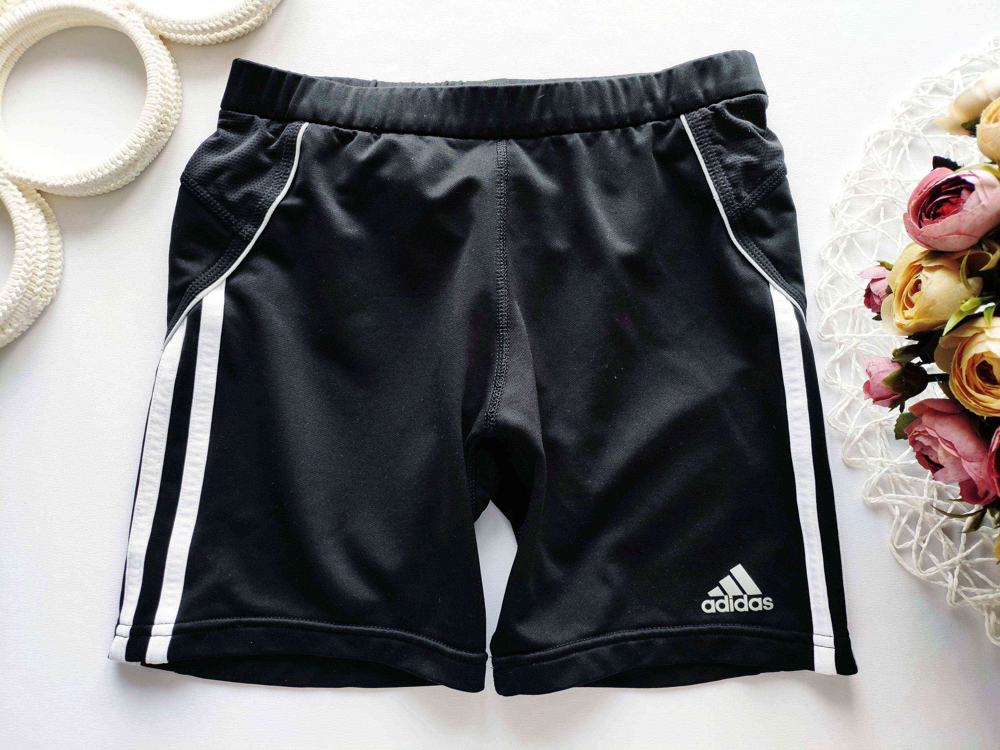 Спортивные шорты