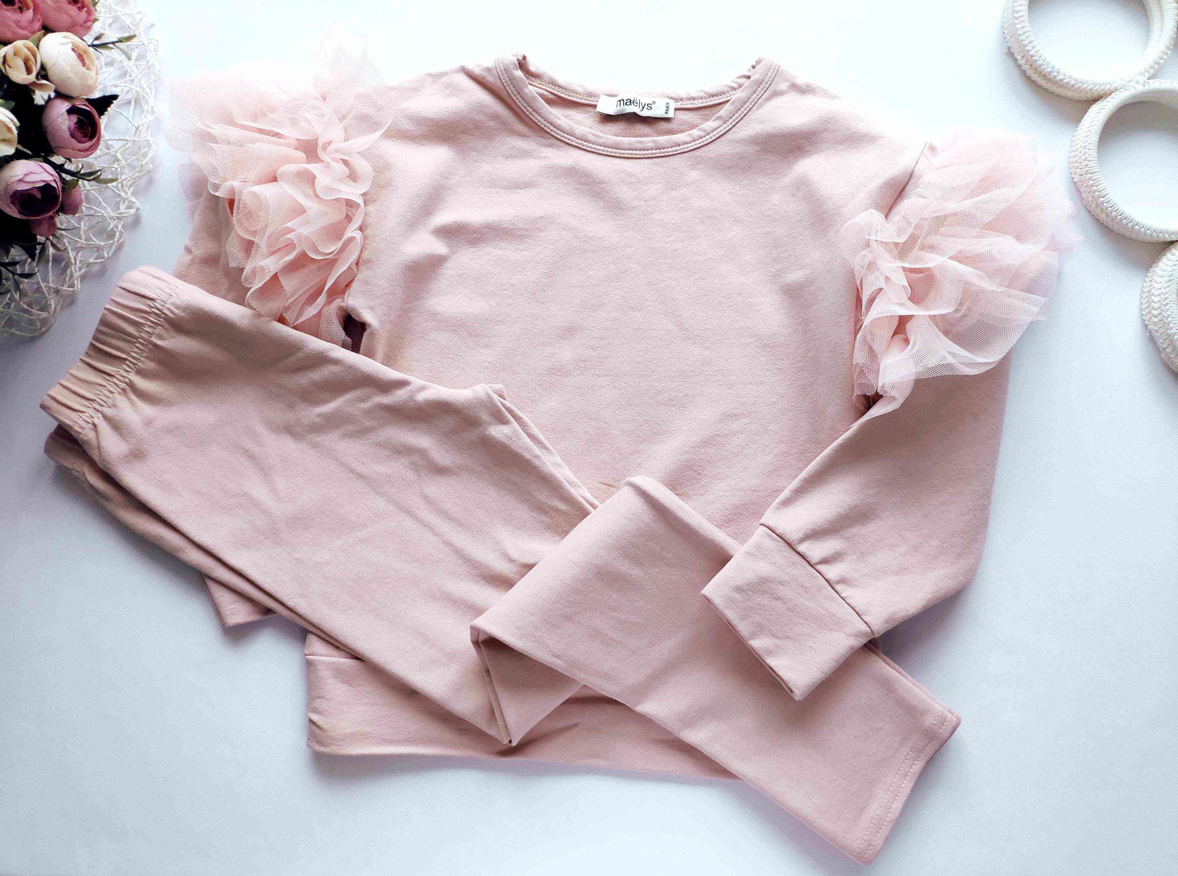 10 років, зріст 140 Пудровий костюм