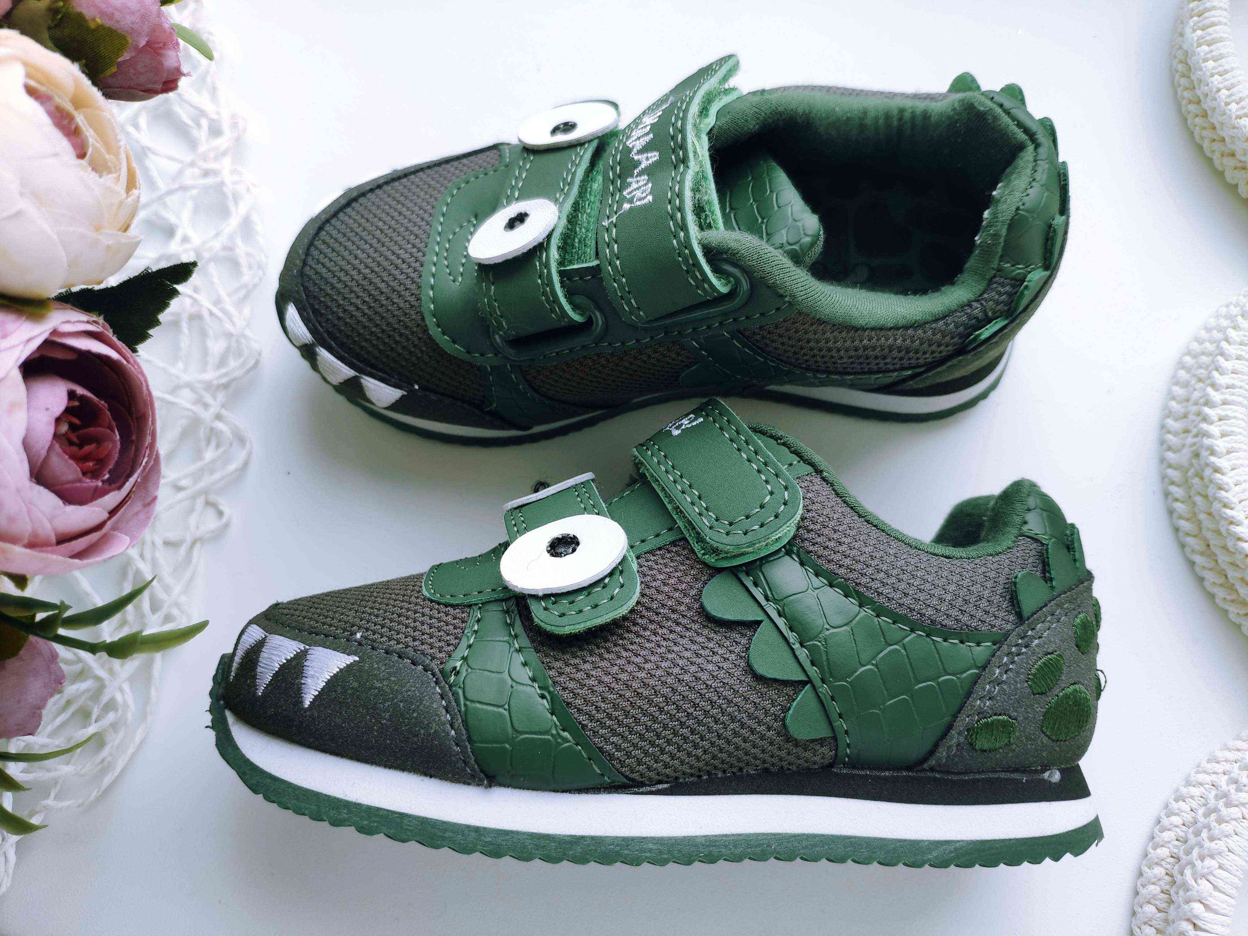 24 (15 см.) Кроссовки динозавр