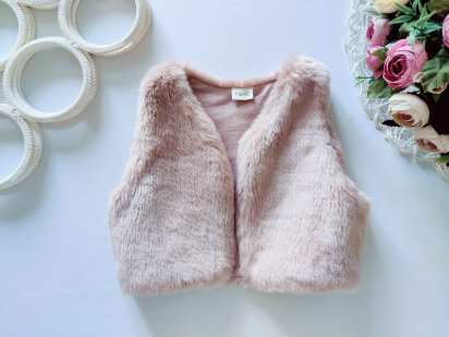 1,5,2 года, рост 92 Меховая жилетка