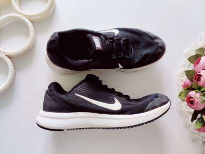 40 (25,5 см) Фірмові кросівки