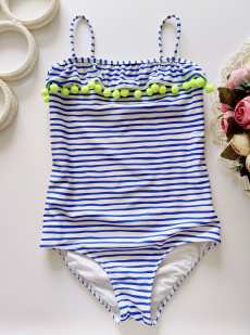 9,10 лет, рост 134,140 Детский полосатый купальник с помпонами