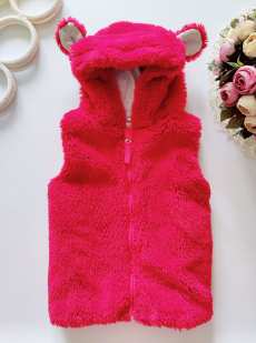3,4 года, рост 98,104 Меховая жилетка на молнии