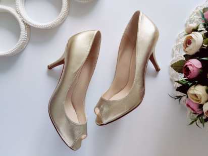 36 (23,5 см) Нові шкіряні золотисті туфлі з відкритим носком Nine West