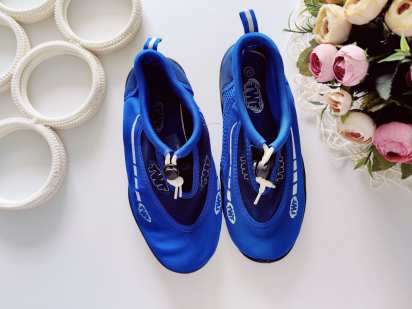 37 (24 см) Аквашузи зі стяжкою