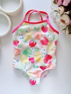 6,9 мес, рост 74 Купальник в ягодах