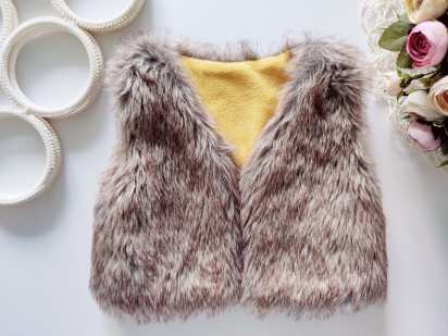 2 года, рост 92 Меховая жилетка на флисе