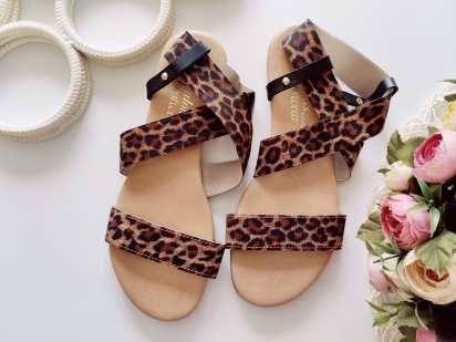 39 (25,5 см) Нові босоніжки