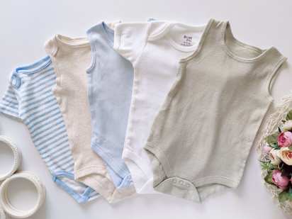 9,12 міс, зріст 74,80 Комплект нових бодіків