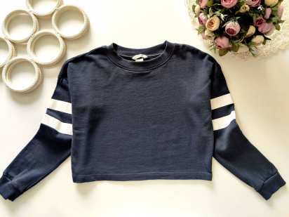 8,10 лет, рост 134,140 Укороченнная кофта