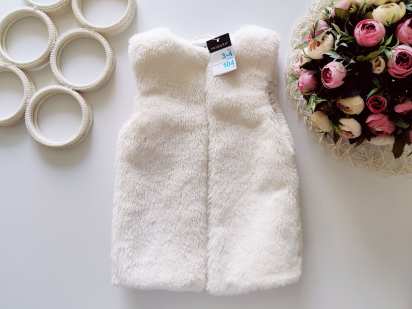 3,4 года, рост 104 Новая белая жилетка эко мех