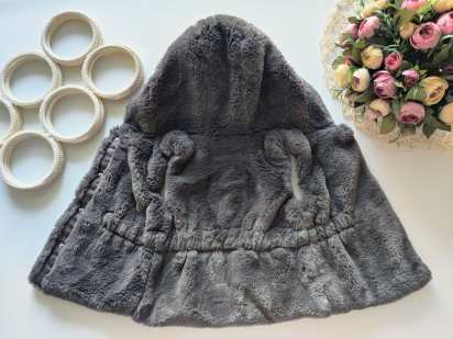 9,12 мес, рост 80 Меховая жилетка