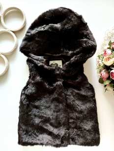 3,4 года, рост 104 Жилетка мех