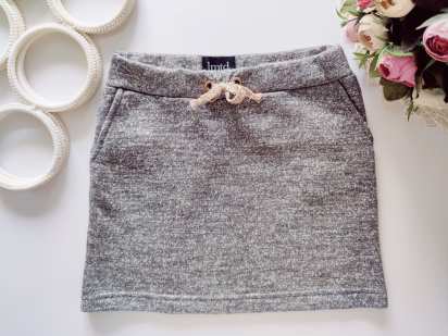 9 років, зріст 134 Дитяча спідниця тепла