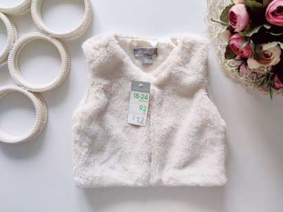 18,24 мес, рост 92 Новая меховая жилетка