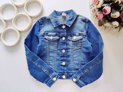 6,7 лет, рост 122 Стрейчевая джинсовка на кнопках