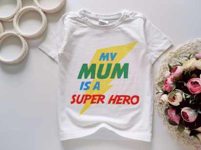 4 роки, зріст 104 Біла красива футболка